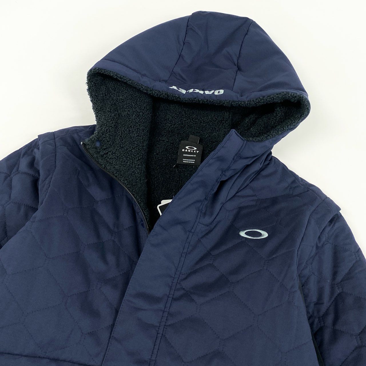77i10-1《未使用品》タグ付 OAKLEY オークリー UNEVEN PUFF JACKET 3.0 中綿2wayジャケット ベスト ゴルフウェア アウター ロゴ刺繍 大きいサイズ FOA402870 2XL ネイビー メンズk02i