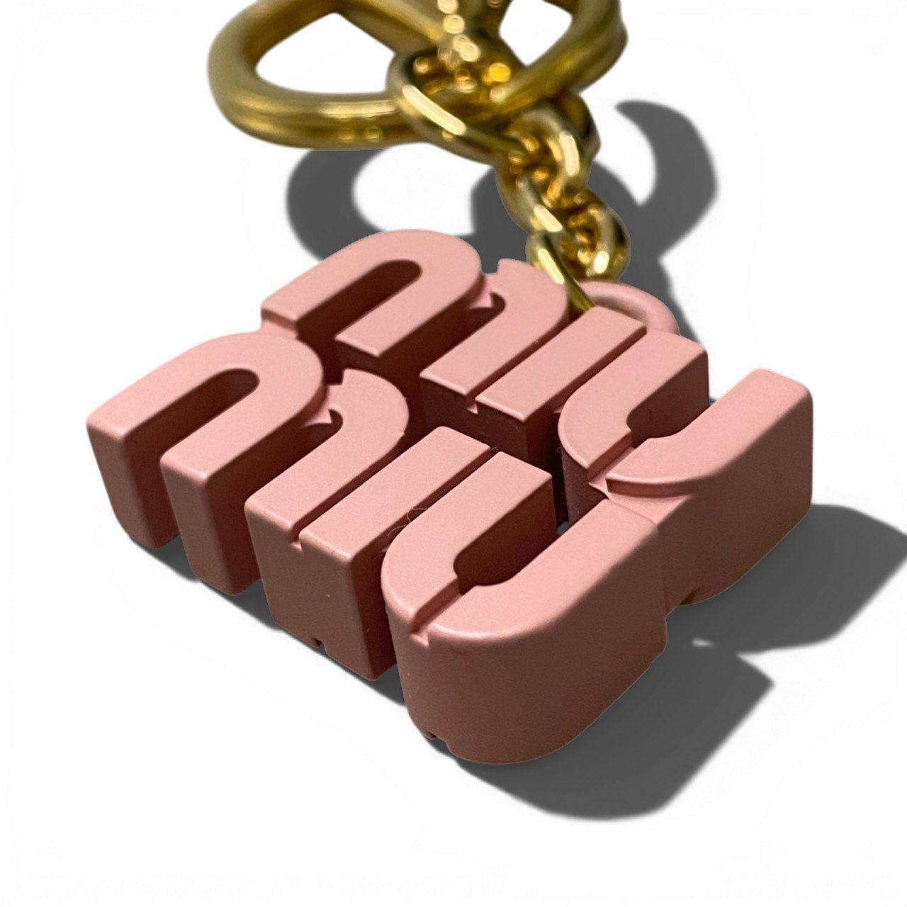 b20 MIU MIU ミュウミュウ キーリング メタルチャーム ピンク レディース 小物 アクセサリーta1