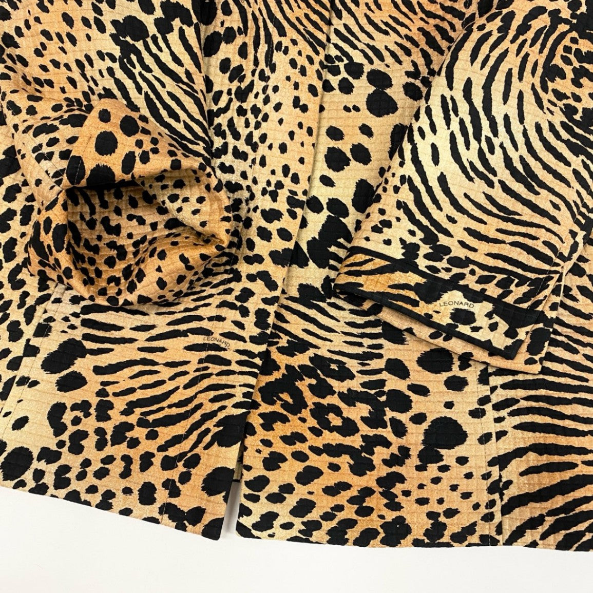 2k19《美品》 EONARD FASHION レオナール テーラードジャケット ロングジャケット アニマル柄 総柄 ウールシルク レディース 女性用 11AR ベージュ ブラックu02t