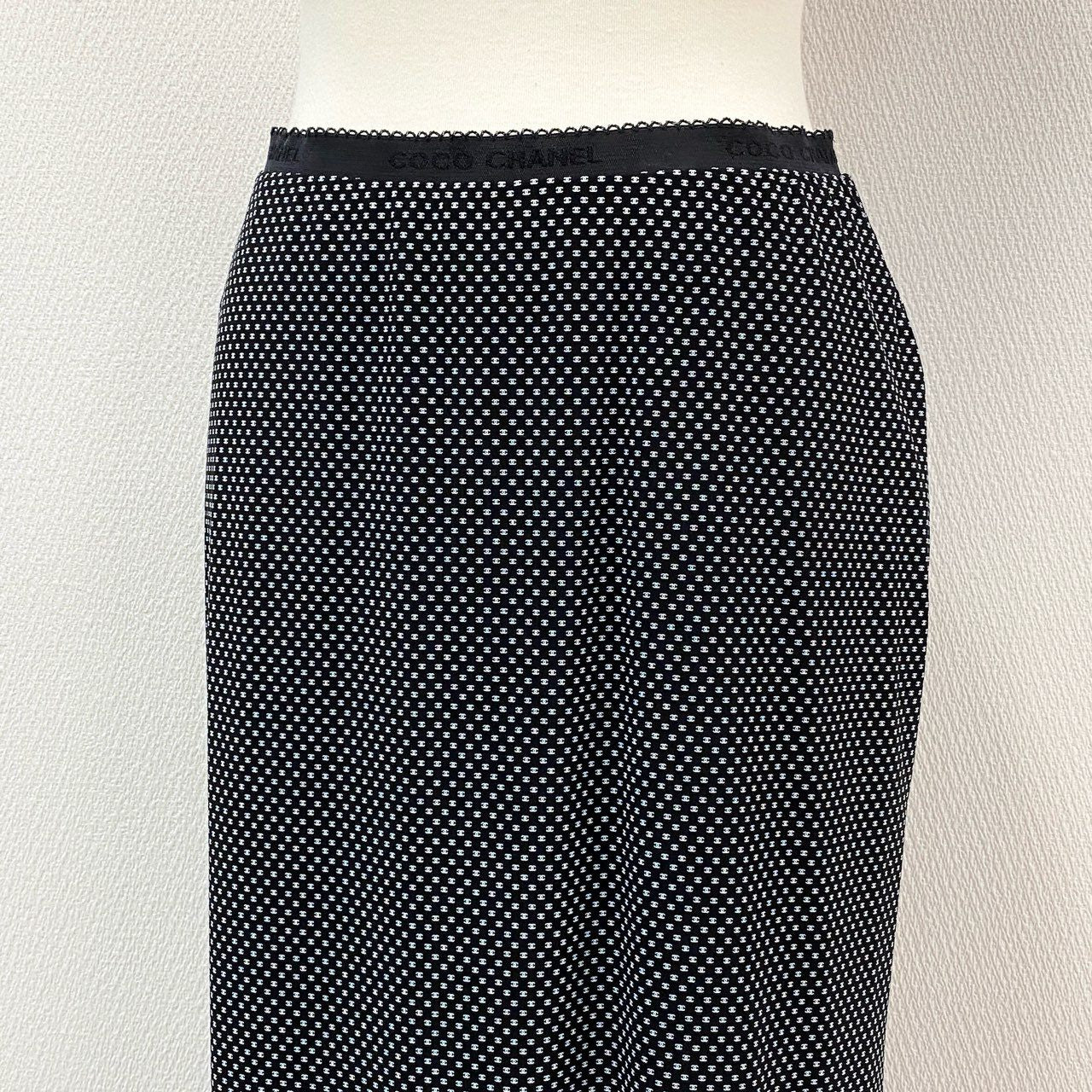 6h29 《極美品》CHANEL シャネル ココマーク スカート フレアスカート ミモレ丈 イタリア製 P78129V69773 38サイズ ブラック ホワイト レディース 女性用k02i
