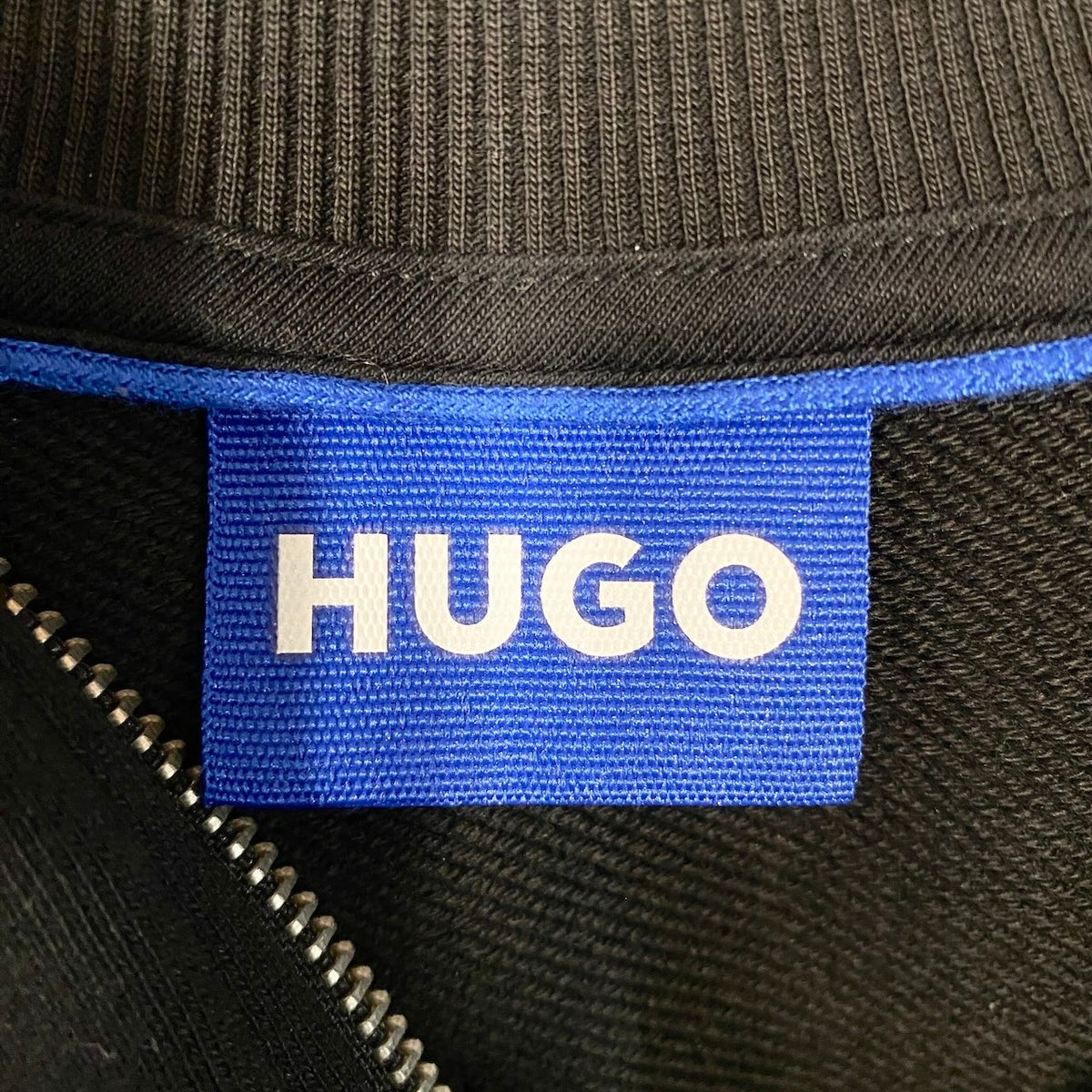 1j22 【美品】HUGO ヒューゴボス ハーフジップスウェット ロゴワッペン トレーナー トップス Mサイズ ブラック コットン100％ メンズ 男性用u02t