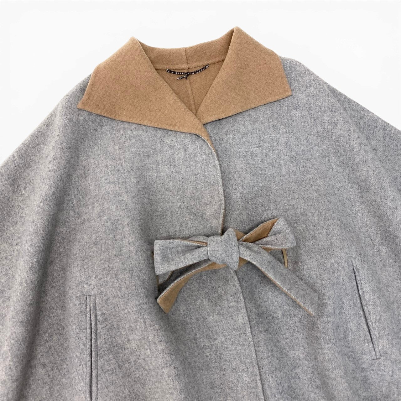 91g27 TRU TRUSSARDI STILE トゥルートトラサルディ スティーレ リバーポンチョ ウールブレンド バイカラー サイズ38 グレー ベージュ レディースu02t