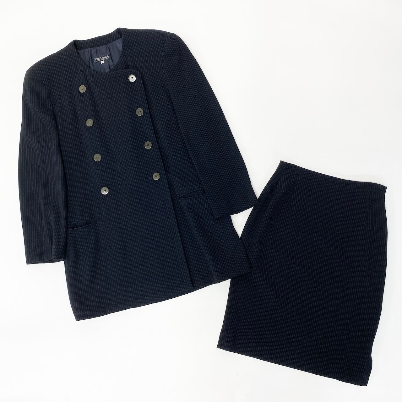 56e12 GIORGIO ARMANI ジョルジオアルマーニ セットアップ スカートスーツ ノーカラージャケット ダブルブレスト 膝丈スカート ストライプ柄 サイズ40 ネイビー レディース 女性服u02t