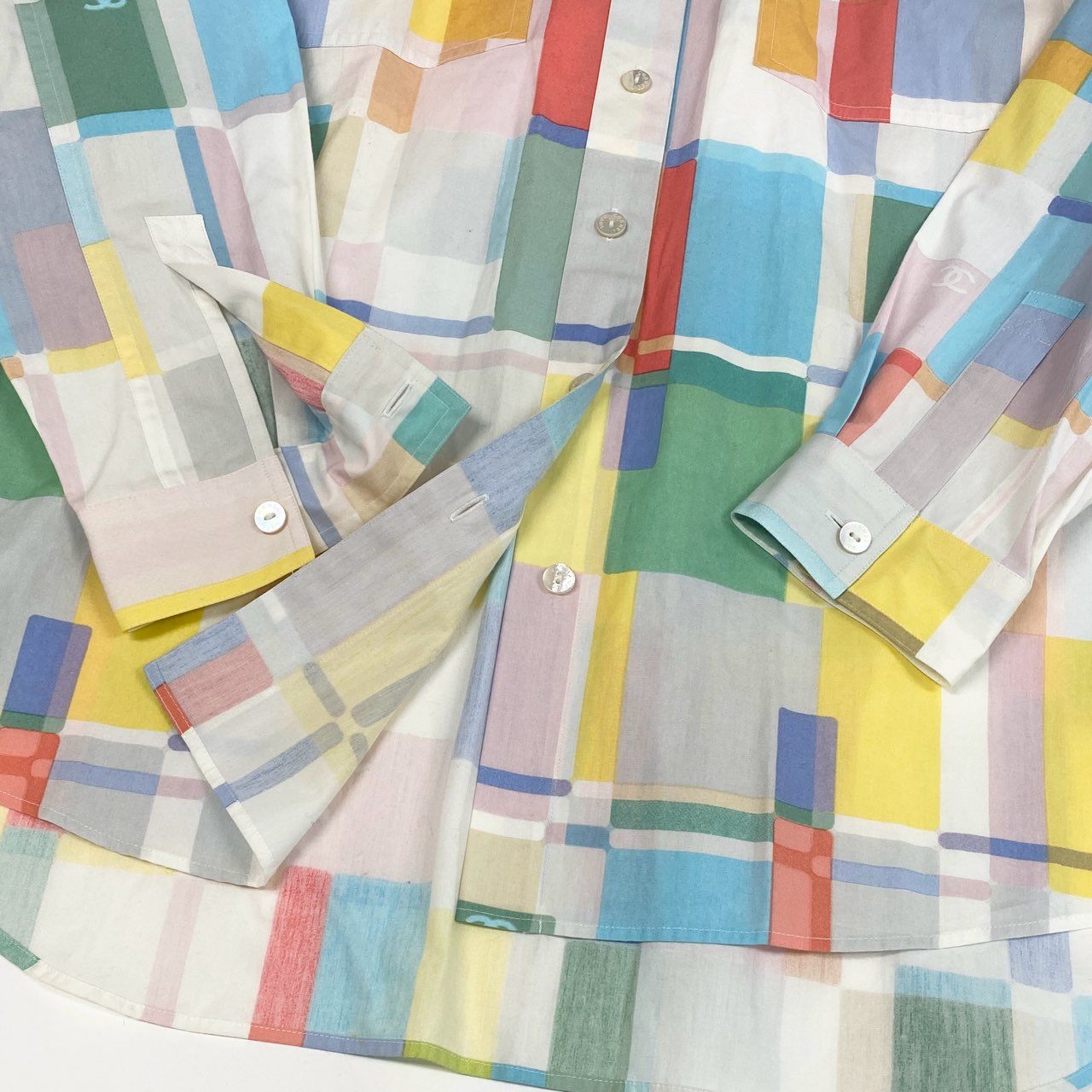 56a14【Archive】CHANEL シャネル 1999年 クルーズコレクション P12336 ココマークデザイン 長袖シャツ オーバーシャツ サイズ38 マルチカラー レディース メンズ着用可 男女兼用ta1