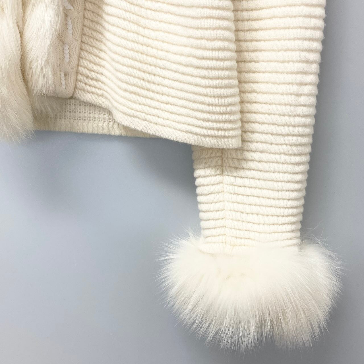 82e15 courreges クレージュ ニットジャケット ニットカーディガン ファー スパンコール装飾 フォックスファー 40サイズ アイボリー ウール100％ レディース 女性用k02i