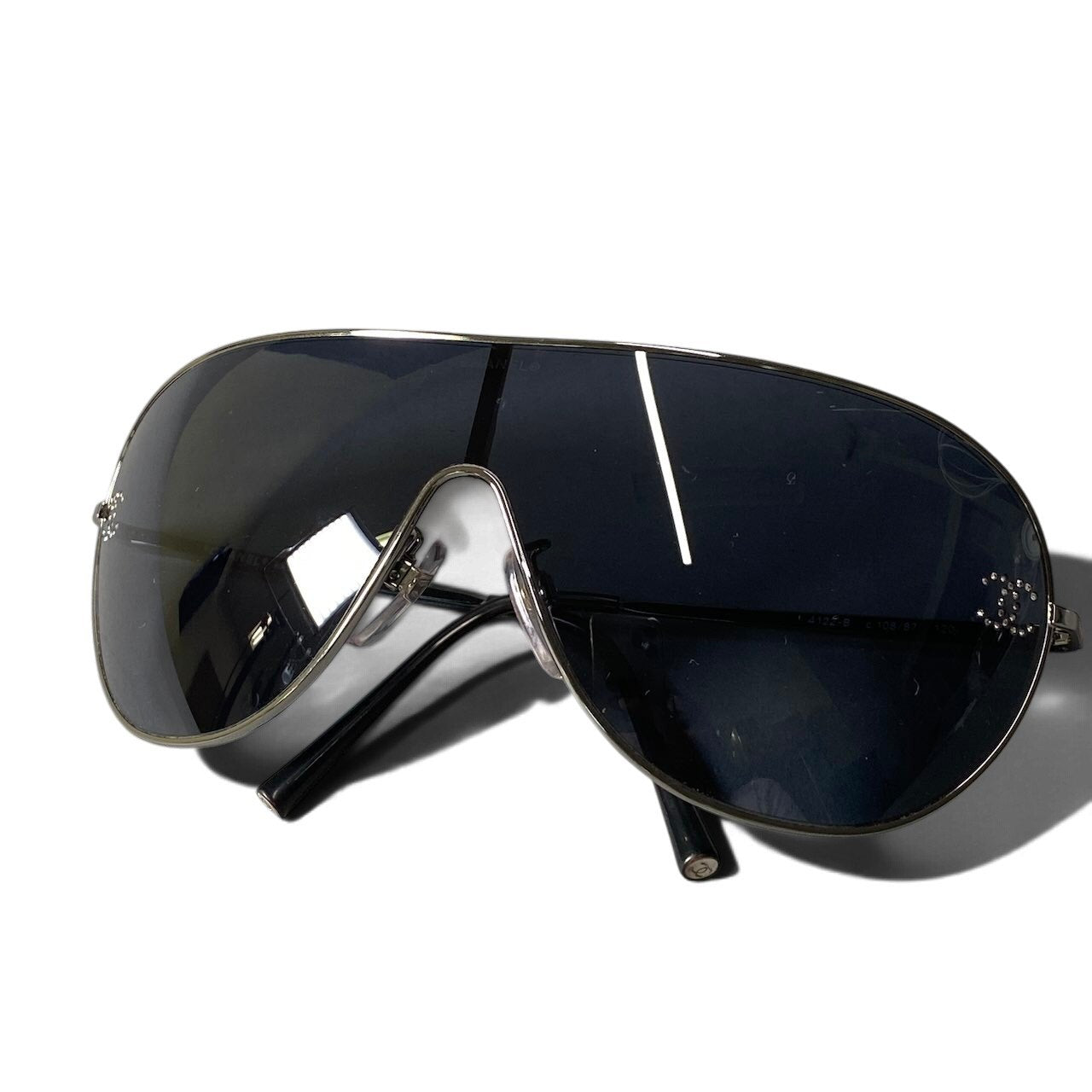 h2 【美品】CHANEL サングラス シールド型  ココマーク ラインストーン イタリア製 4122-B 108/87 120 グレー レディース 女性用ta1