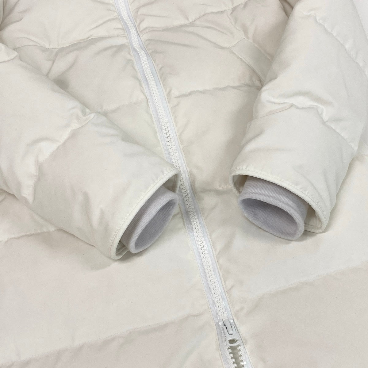 13f3 《美品》定価25万 CANADA GOOSE カナダグース Mystique Parka ミスティークパーカ ロングダウンコート 3035W1 サイズXS ホワイトt18r