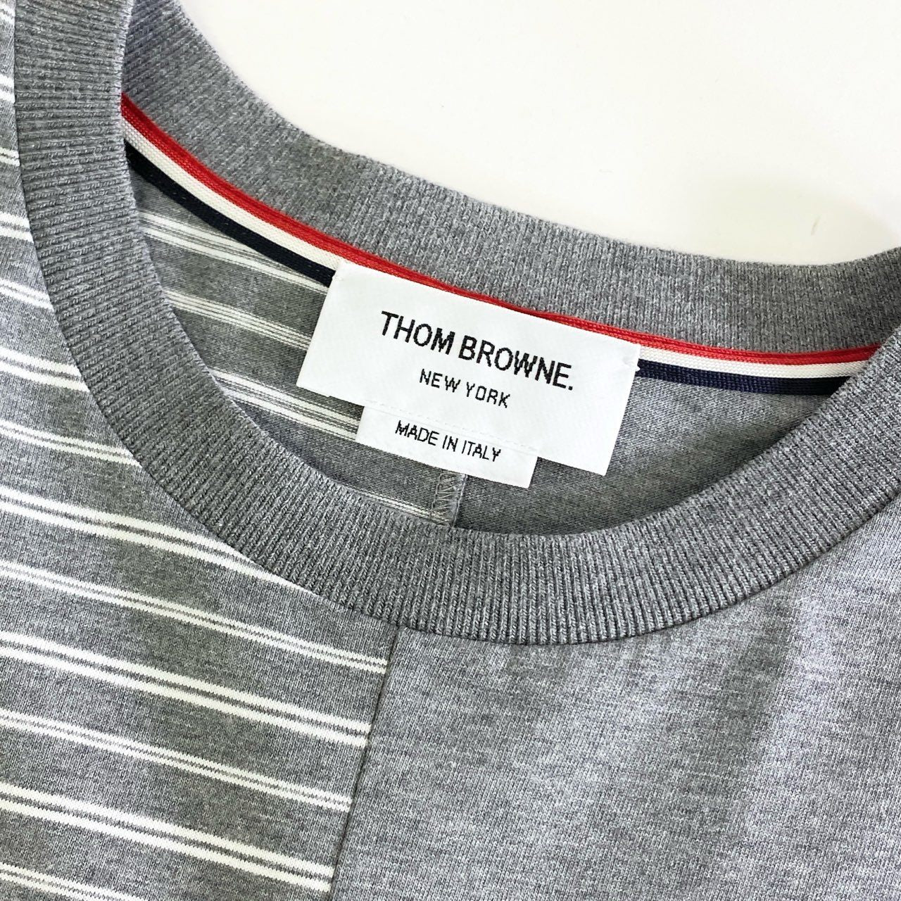 52k9 《備品》 THOM BROWNE トムブラウン ハーフボーダー Tシャツ 3 グレー カットソー イタリア製 トリコロール