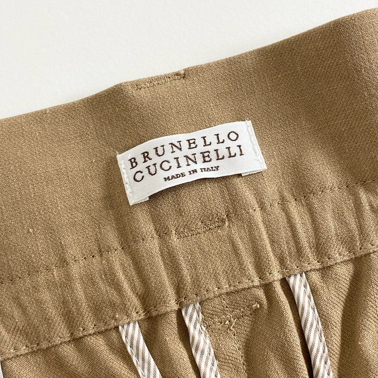 70g2 BRUNELLO CUCINELLI ブルネロクチネリ タック入り リネンパンツ スラックス リラックスパンツ ドローコード付き イタリア42(XL相当) ブラウン系 レディース 女性用 ボトム