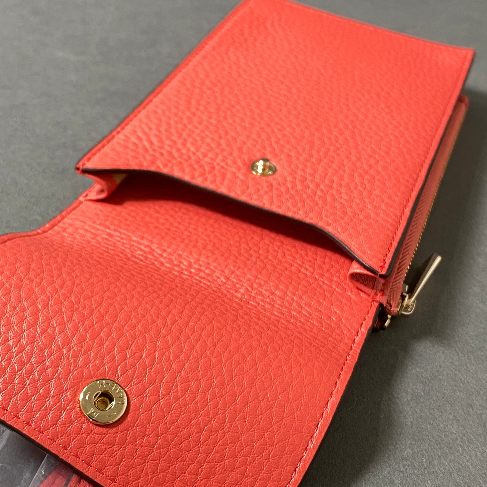 4f27 《未使用保管品》 OAD NEW YORK オーエーディー ニューヨーク IZZI PHONE CROSSBODY クロスボディ –  VALUE STOCK MALL