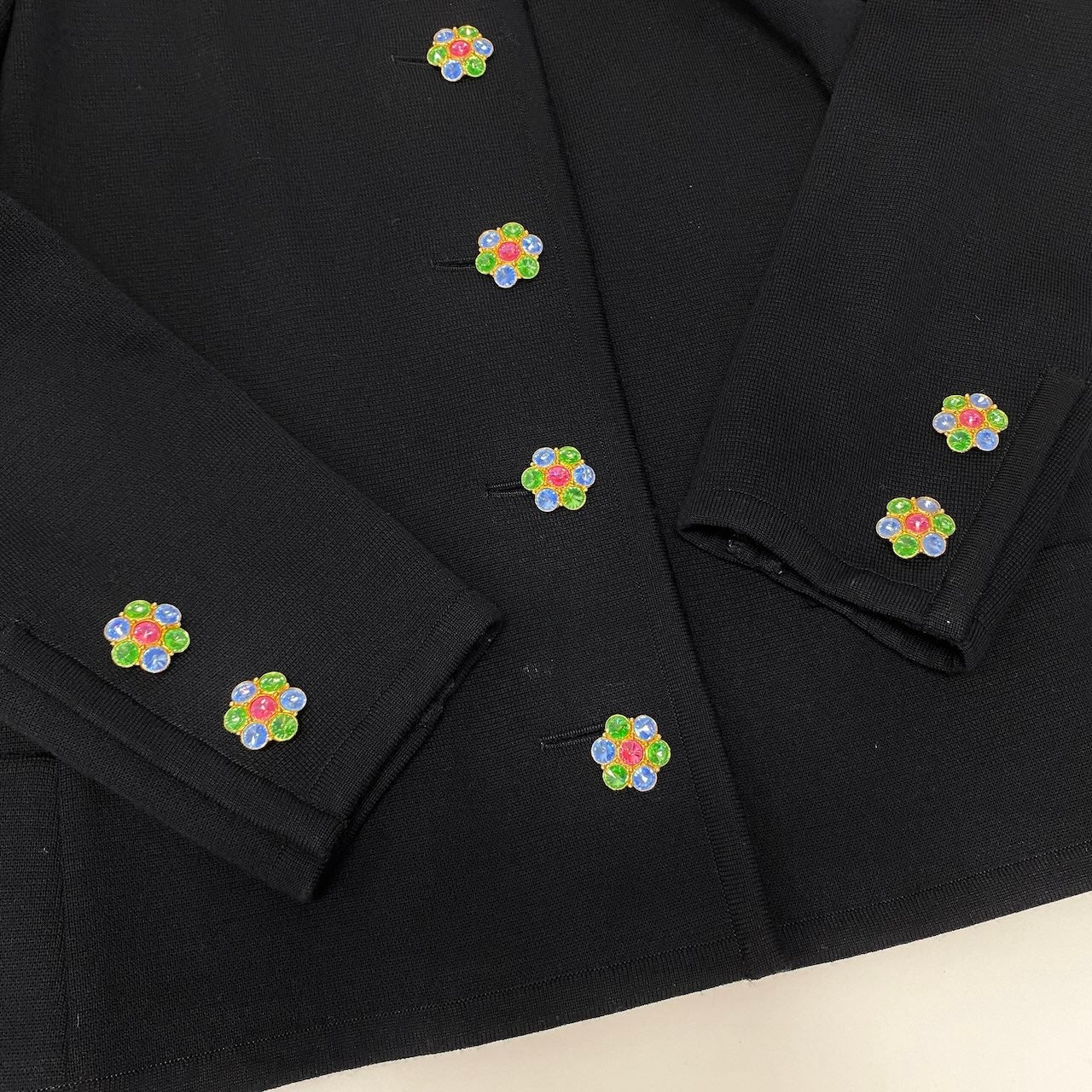 Ee26 YVES SAINT LAURENT イヴサンローラン ビジューボタン ノーカラー ニットジャケット サイズL ブラック ウール100％ レディース 女性服u02t