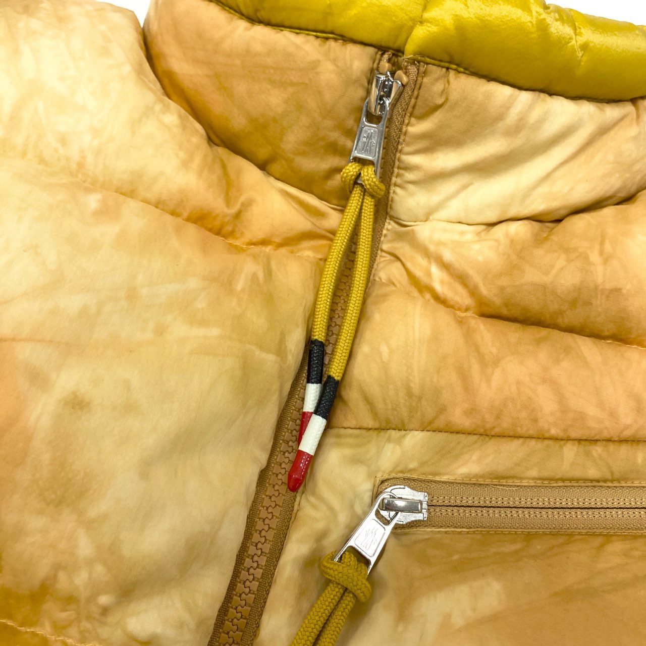 87l20 MONCLER モンクレール ダウンジャケット COSTES タイダイ ダブルジップ アウター E20914082285 V0061 1サイズ オレンジ系 メンズo07t