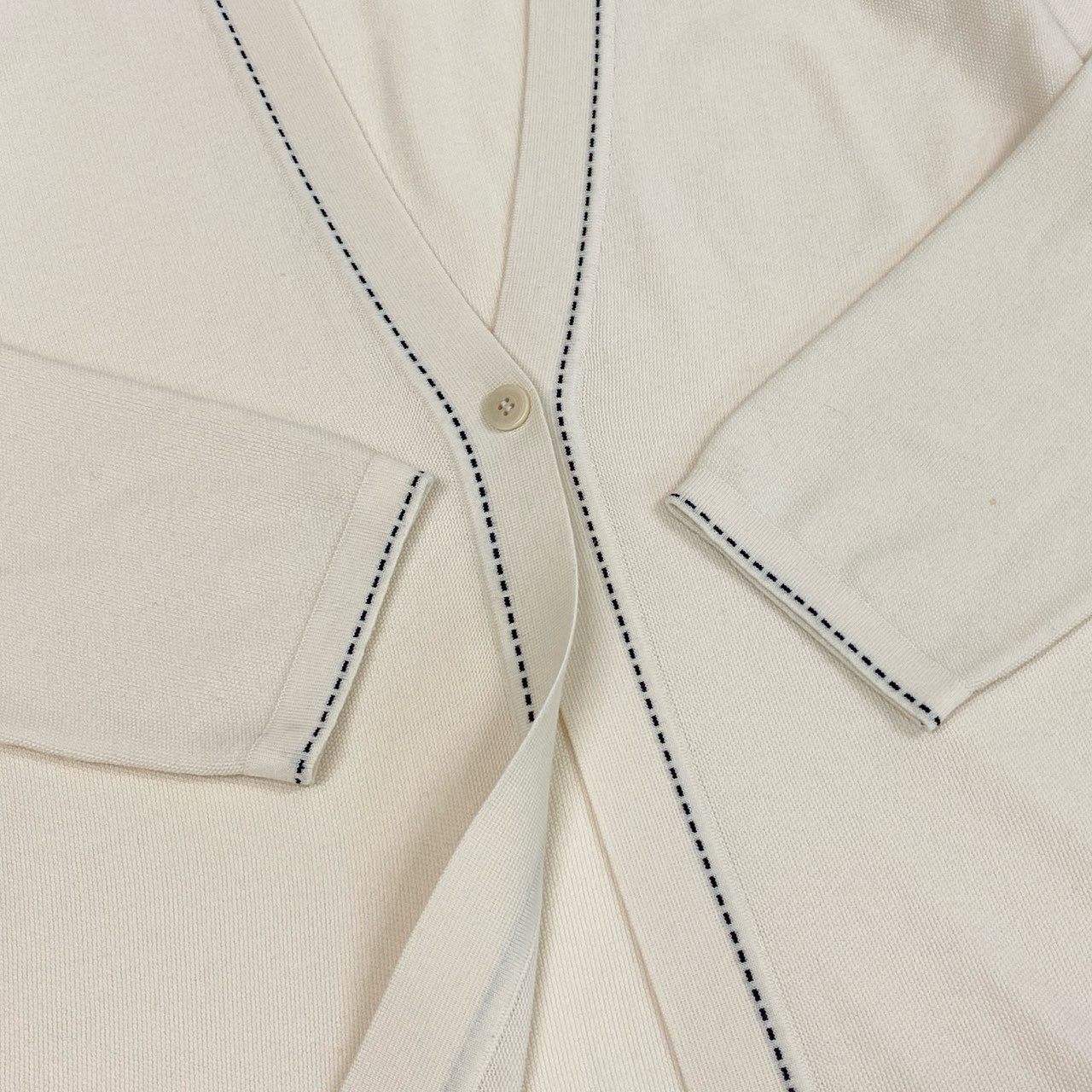 33a26 HERMES エルメス ニットセーター カーディガン トップス ロゴプレート ステッチデザイン イタリア製 38サイズ アイボリー ウール100％ レディースo07t