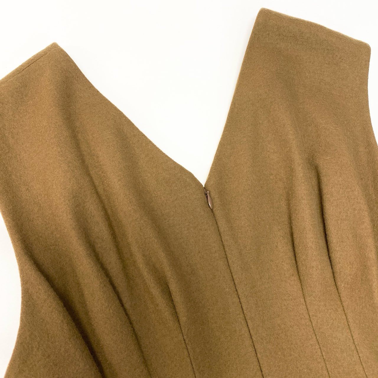 54c20 mame kurogouchi マメ クロゴウチ V-Neck Tucked Wool Dress Vネックタックウールドレス サイズ2 カーキブラウン レディースk02i