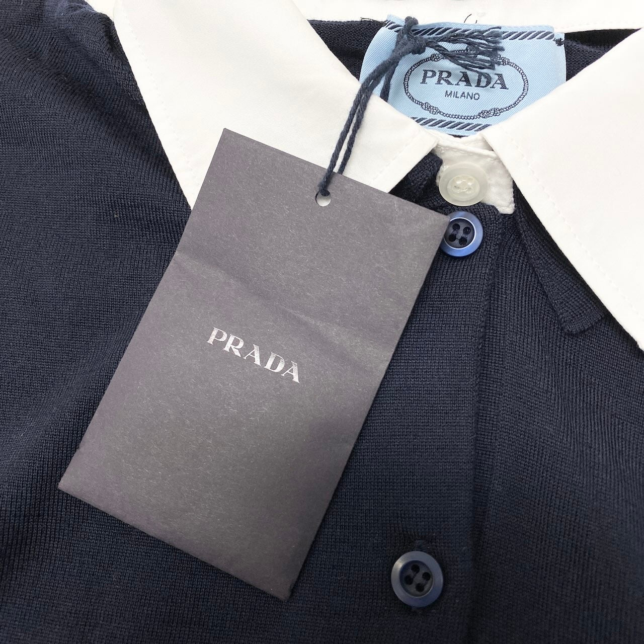83c27 【新品保管品】PRADA プラダ ニットポロシャツ ロングスリーブニットセーター 襟取り外し可 44サイズ ネイビー ホワイト ウール100％ レディース 女性用u02t