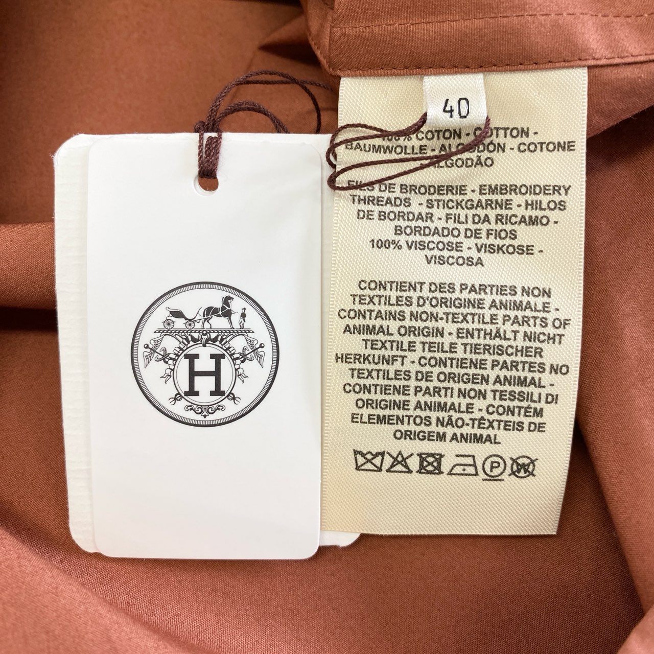 10j31 《極美品》 HERMES エルメス 23ss カレーシュ刺繍 ノースリーブ ジレ/シャツワンピース 3E0565DT サイズ40 オレンジ系 コットン100％ レディース フランス製  新品タグ付き