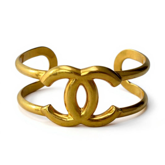 b2 Vintage CHANEL シャネル 1997 ココマーク ロゴ バングル ゴールドカラー アクセサリー フランス製ta1