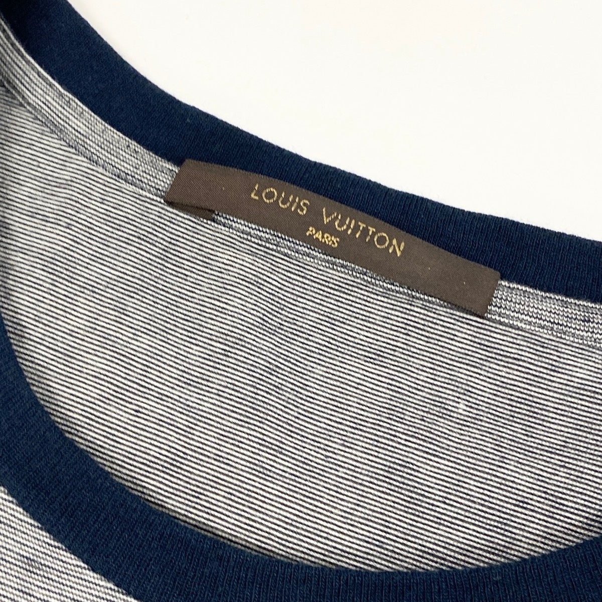84e29【美品】 LOUIS VUITTON ルイヴィトン クルーネック 半袖Tシャツ 袖切替 バイカラー LVロゴ刺繍 カシミヤ混 サイズS グレー系 メンズ 紳士服u02t