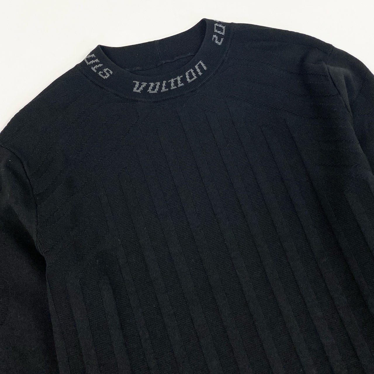 20a26 LOUIS VUITTON ルイヴィトン LVネックロゴ クルーネックセーター バックLVロゴ ニットセーター Lサイズ ブラック メンズo07t