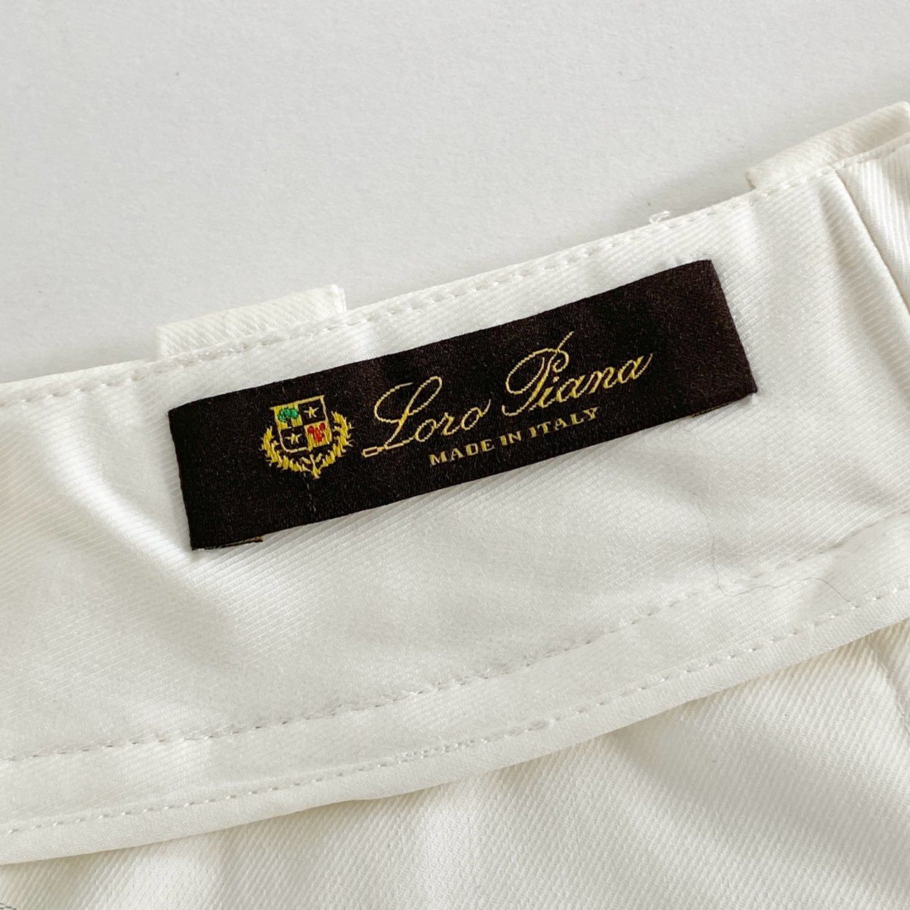 50h10 イタリア製 Loro Piana ロロピアーナ 膝下パンツ 綺麗目ショートパンツ サイズ38 ホワイト レディース