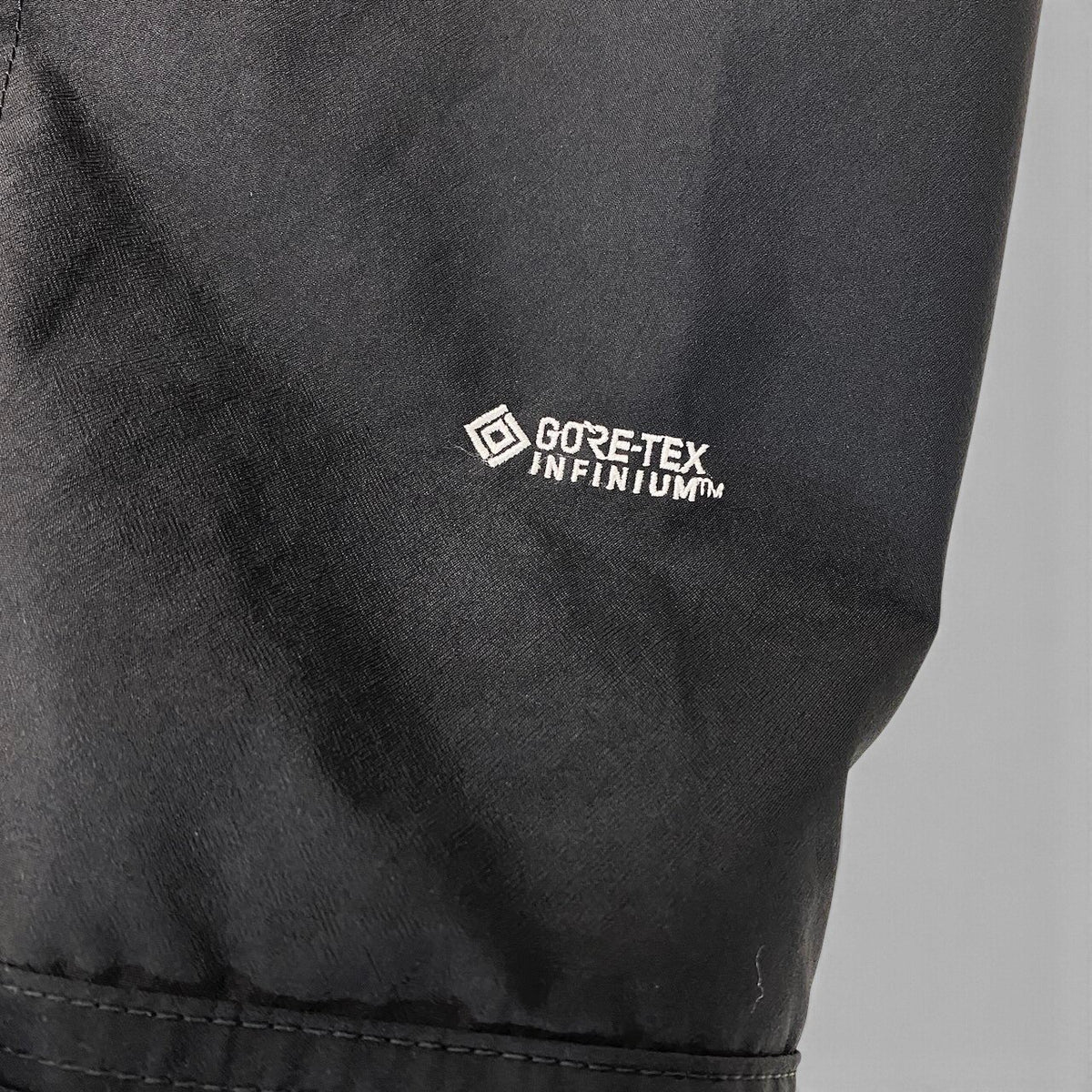 12i25 THE NORTH FACE ザノースフェイス マウンテンライトデニムジャケット ゴアテックス ロゴ刺繍 XLサイズ グレー ブラック ナイロン100％ メンズ 男性用u02t
