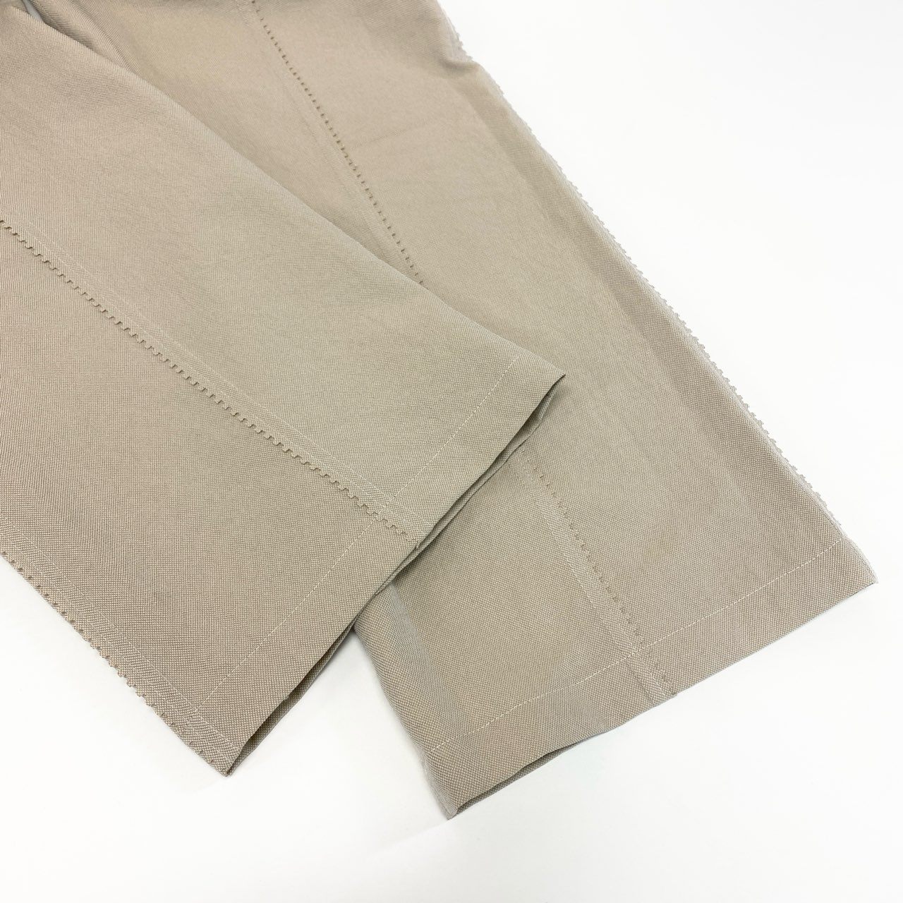 21k14《美品》 PLEATS PLEASE プリーツプリーズ イッセイミヤケ ストレートパンツ ボトムス ウエストゴム レディース 女性用 PP92-ZF856 3 ベージュ ポリエステル100％u02t