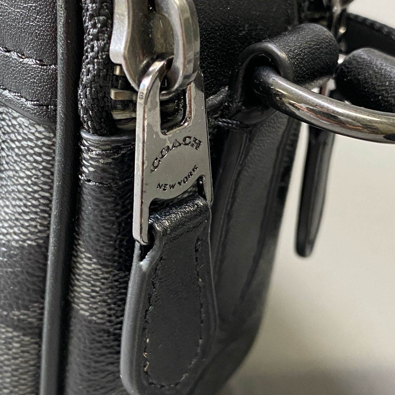 Aj3 《美品》 COACH コーチ ダブルファスナー ショルダーバッグ C4149 ブラック シグネチャー カメラバッグ クロスボディ カバン 鞄t18r