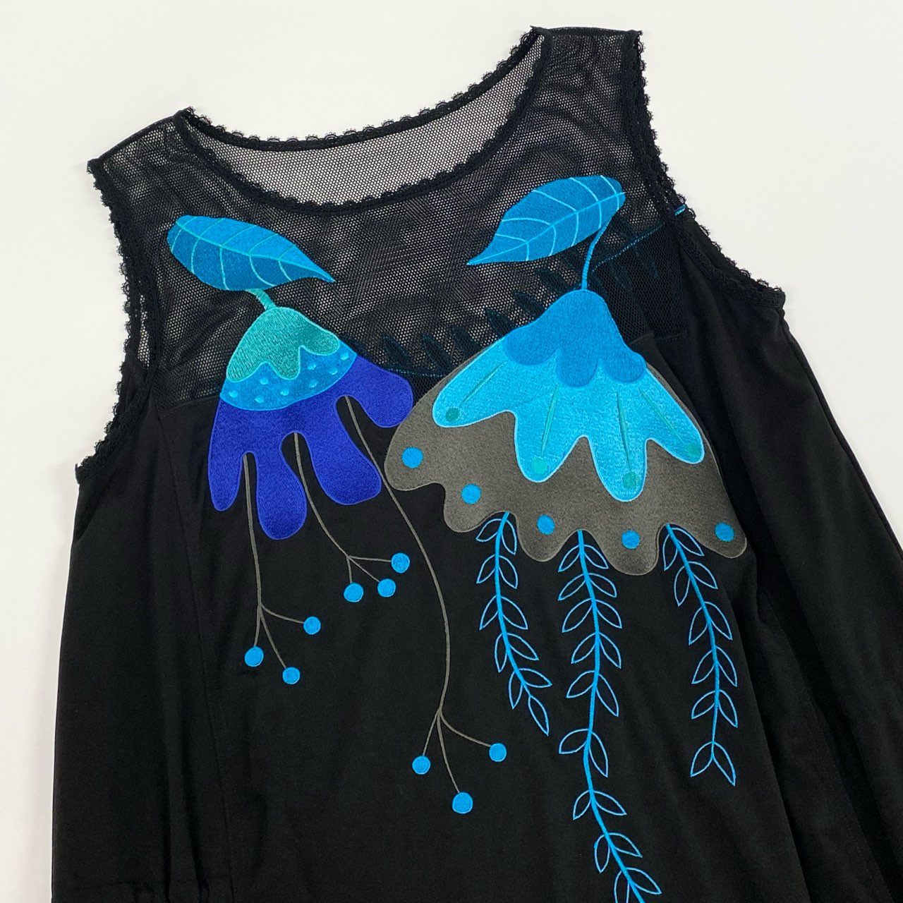 41k26 《美品》TOKUKO 1er VOL トクコプルミエヴォル ノースリーブワンピース メッシュ切替 フラワーモチーフ 刺繍 サイドギャザー レディース 女性用 9 ブラックu02t