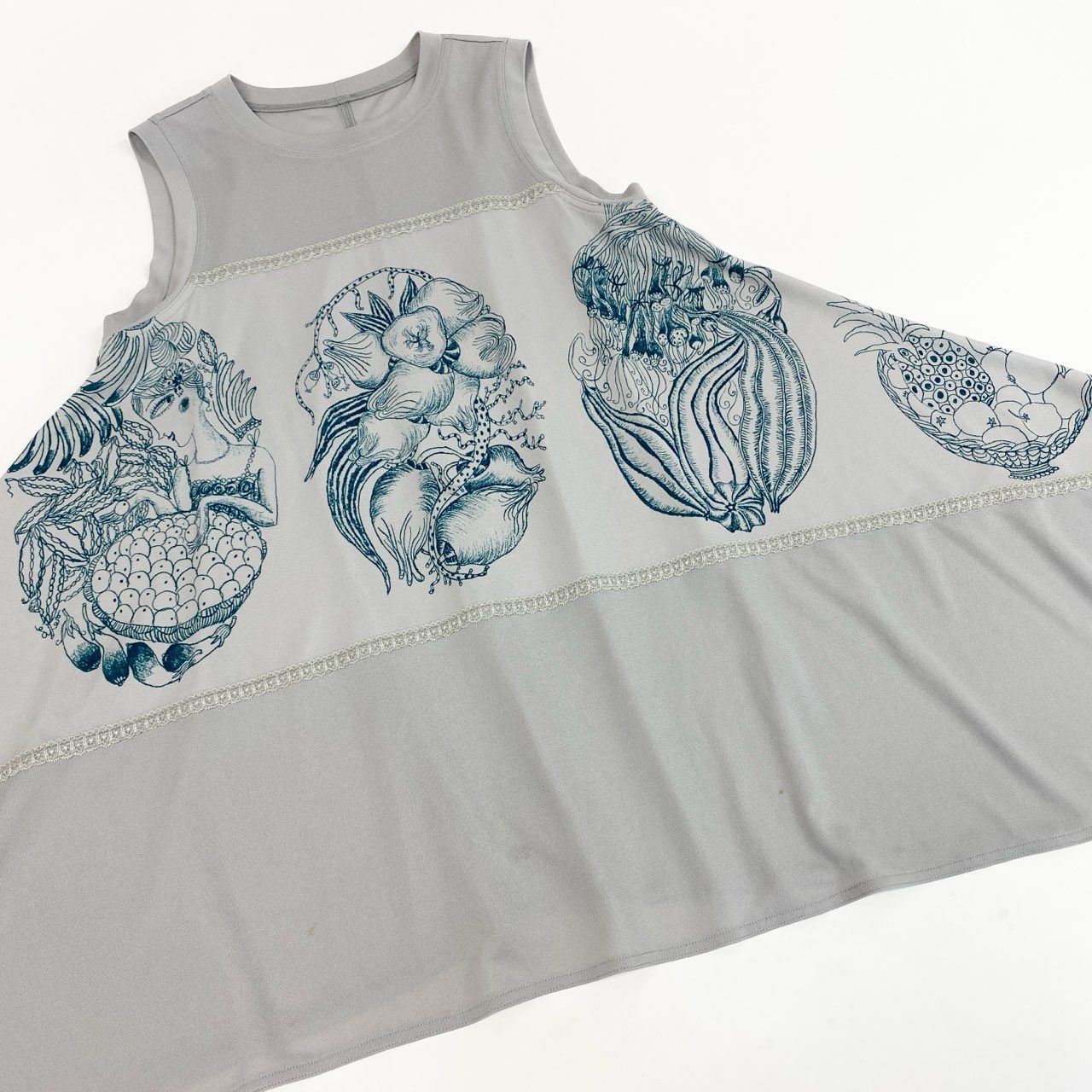 45k26 《美品》 TOKUKO 1er VOL トクコプルミエヴォル ノースリーブワンピース フレアワンピース イラストプリント○ レディース 女性用 9 グレーu02t