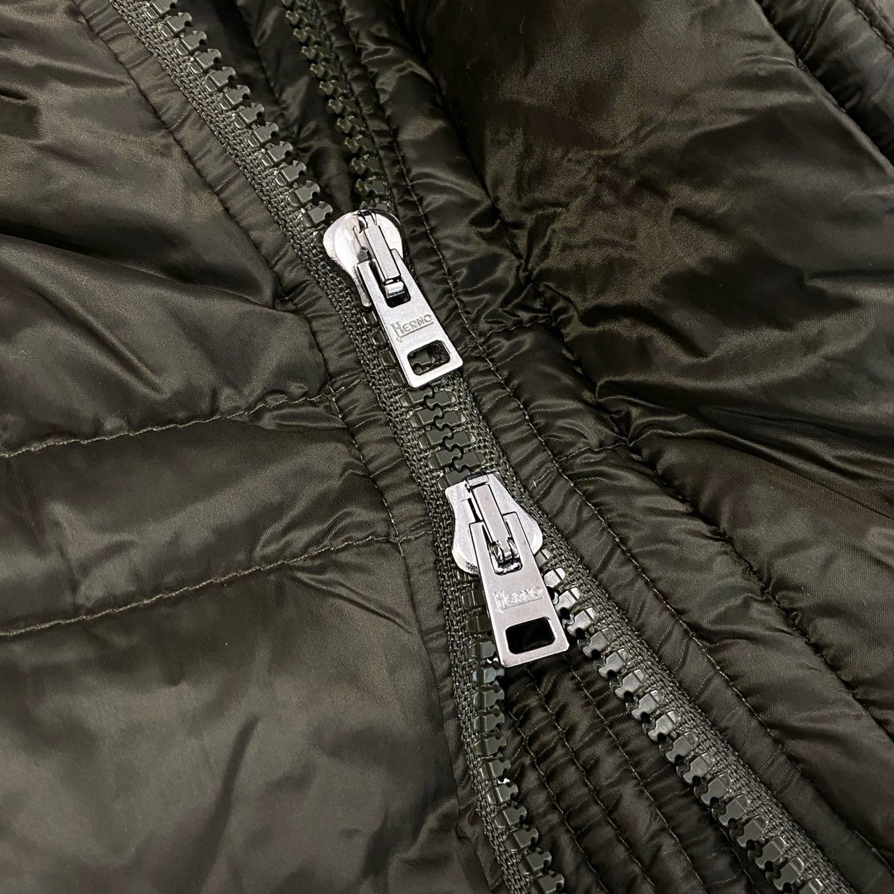 10a13 HERNO ヘルノ フーデット ダウンコート アウター ダブルジップ レディース 女性用 サイズ44 ダークブラウンu02t