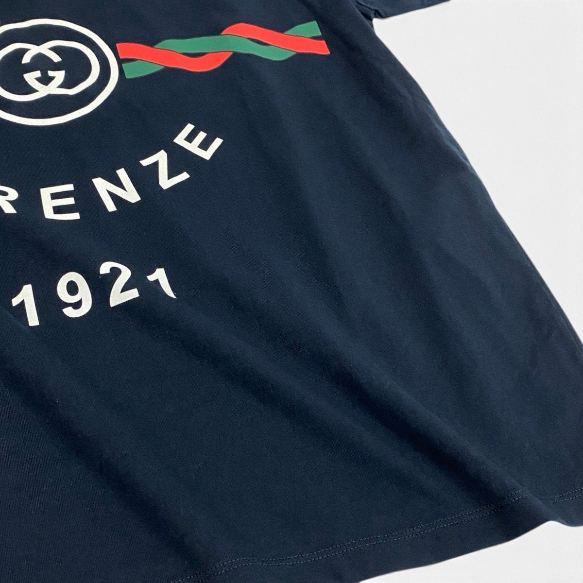 i19【未使用保管品】 タグ付 GUCCI グッチ FIRENZE 1921 ロゴプリント Tシャツ 半袖カットソー 616036 XJD7T XSサイズ ネイビー コットン メンズo07t
