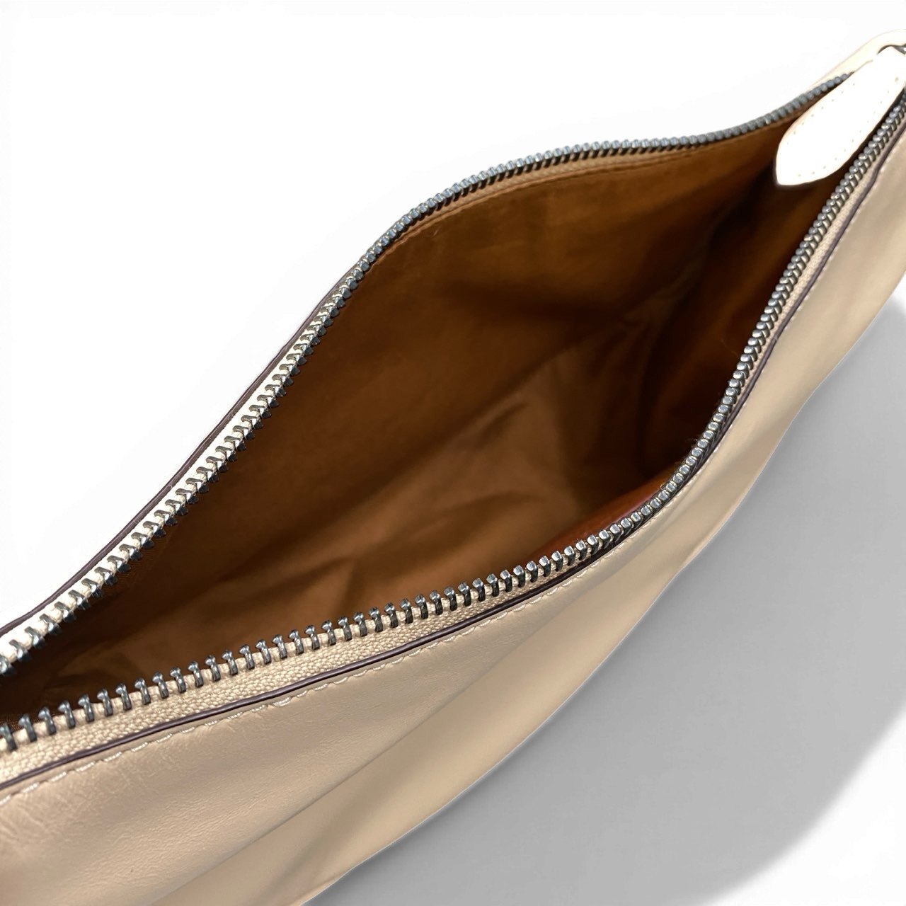 d13 《美品》 COACH コーチ ポーチ付 ホール ソフト スリングバッグ CY754 ベージュ レザー カバン Hole Sling Bagt18r