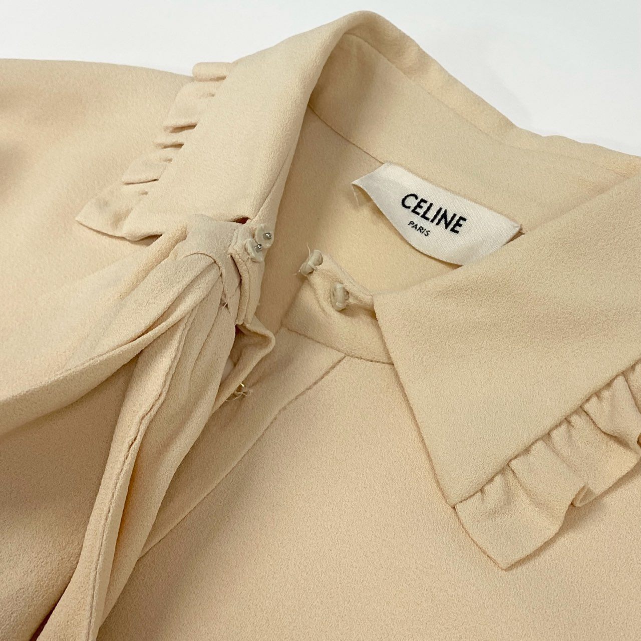 Ed9 CELINE セリーヌ サンドクレープ ボウタイ シルクブラウス マカダムロゴ ボールボタン サイズ36 アイボリー レディース トップスk02i