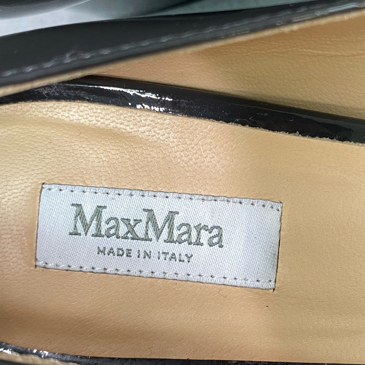 6a5 《極美品》 Max Mara マックスマーラ ゴールドプレート エナメルパンプス 35 グレー パテントレザー イタリア製 シューズ 靴