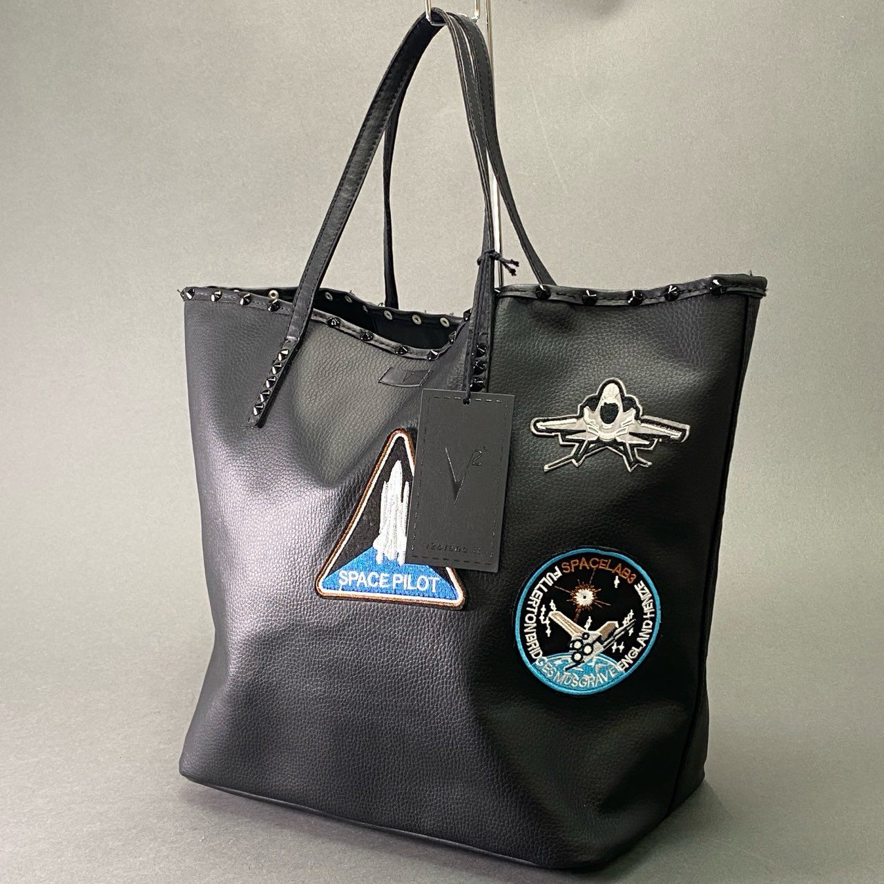 Dl9 《タグ付》 V2BRAND ブイツーブランド SPACE TOTE BAG スペースワッペン スタッズ レザートートバッグ ブラック Leather 宇宙 カバン