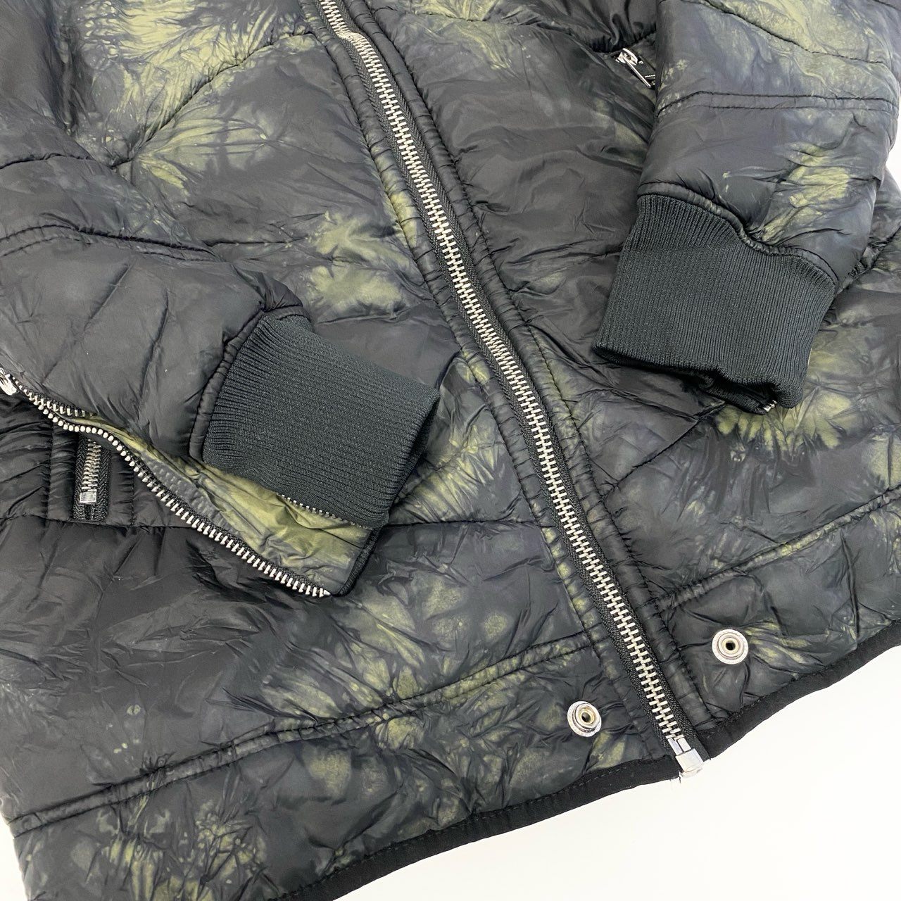 26a19 《タグ付き》 DIESEL ディーゼル W GENERIC HOOD JACKET 中綿ジャケット サイズS ブラック グリーン アウター 紳士服t18r