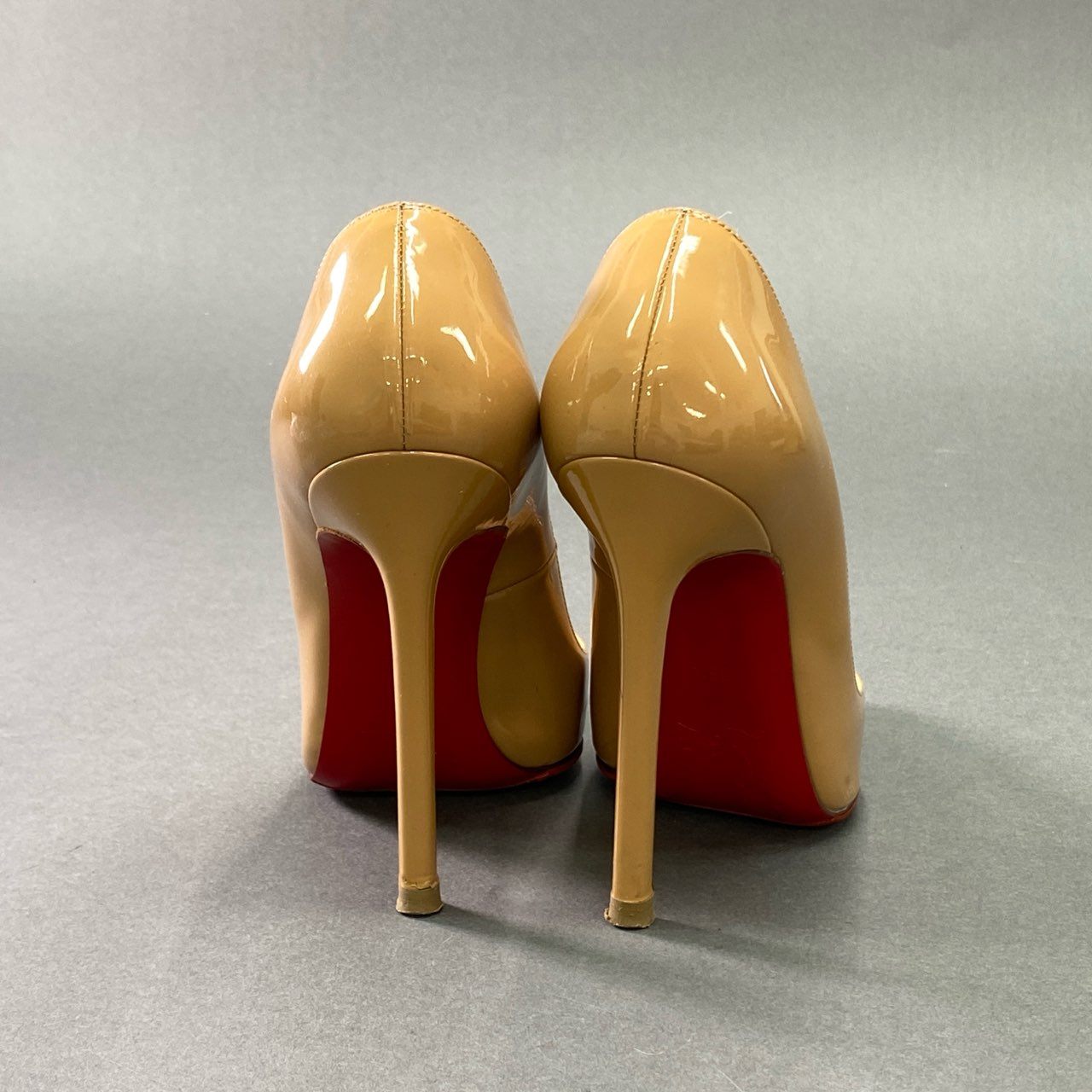 6k5 Christian Louboutin クリスチャンルブタン ポインテッドトゥ パテント ピンヒール パンプス サイズ36 1/2 ベージュ レディース 女性用 靴 シューズ