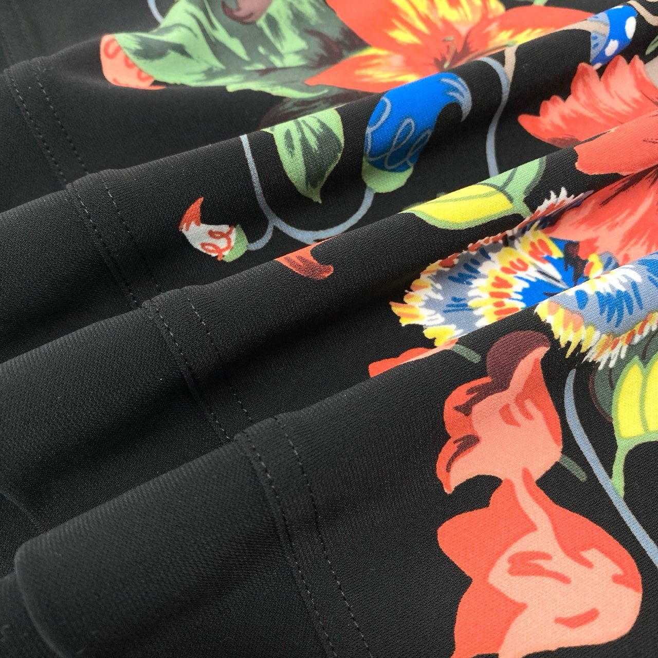 5c5 TOKUKO 1er VOL トクコプルミエヴォル ロングスリーブワンピース 花柄 アニマルプリント ストレッチ アシンメトリー レディース 女性服 サイズ9 ブラックu02t