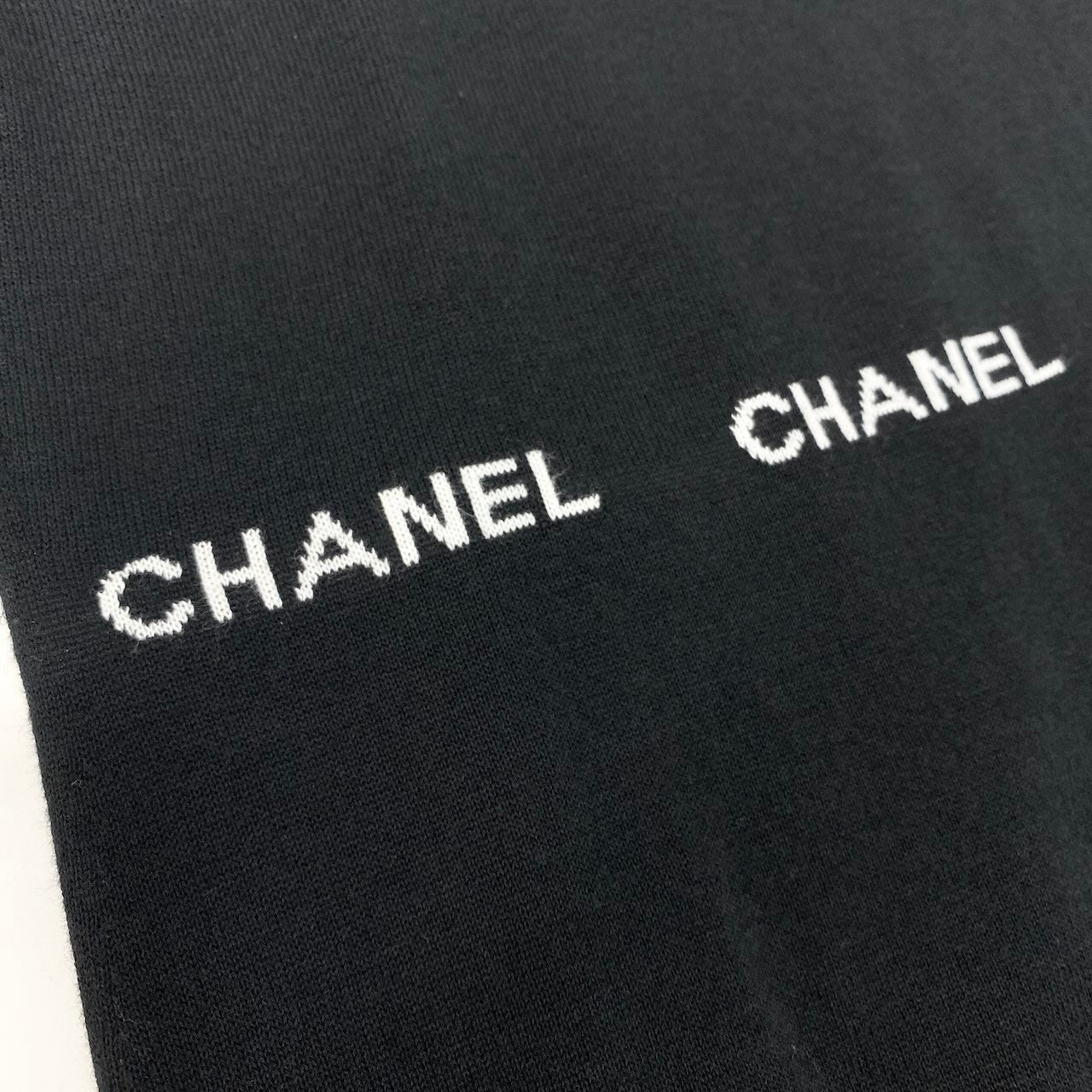 Cd22 CHANEL シャネル 2004年 ノースリーブニットセーター  CHANELロゴ トップス ブラック レディース 女性用u02t