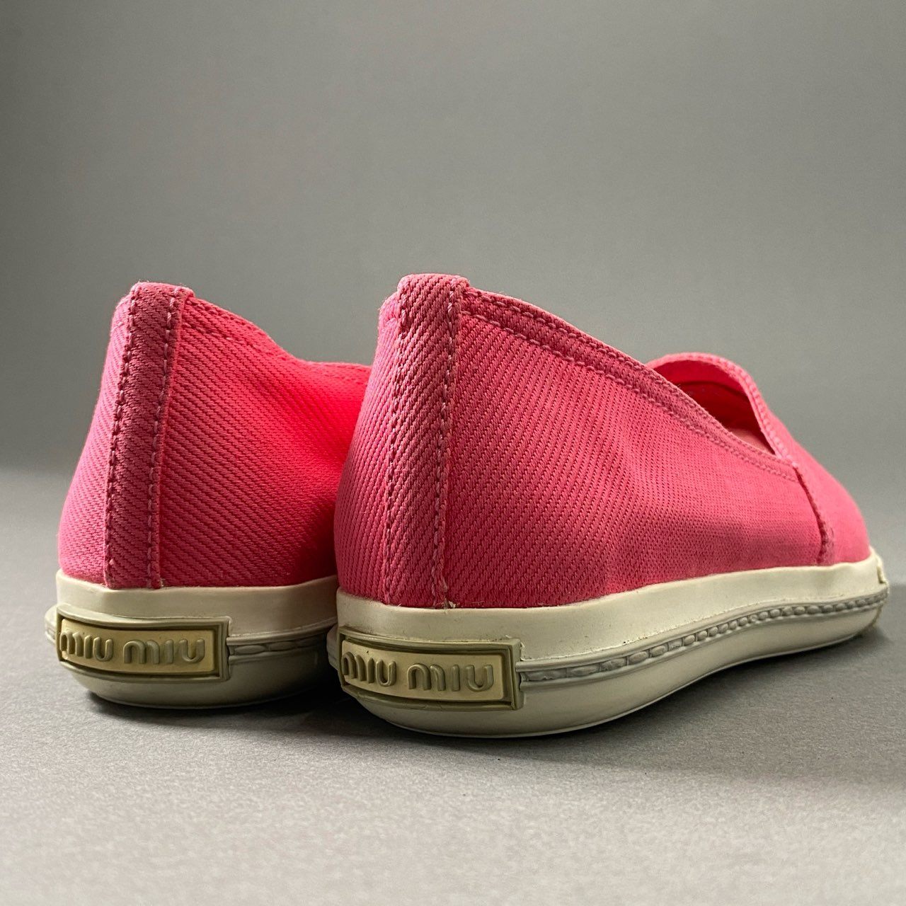 6f26 miu miu ミュウミュウ ポインテッドトゥ スリッポン 6f26 miu miu ミュウミュウ ポインテッドトゥ スリッポン