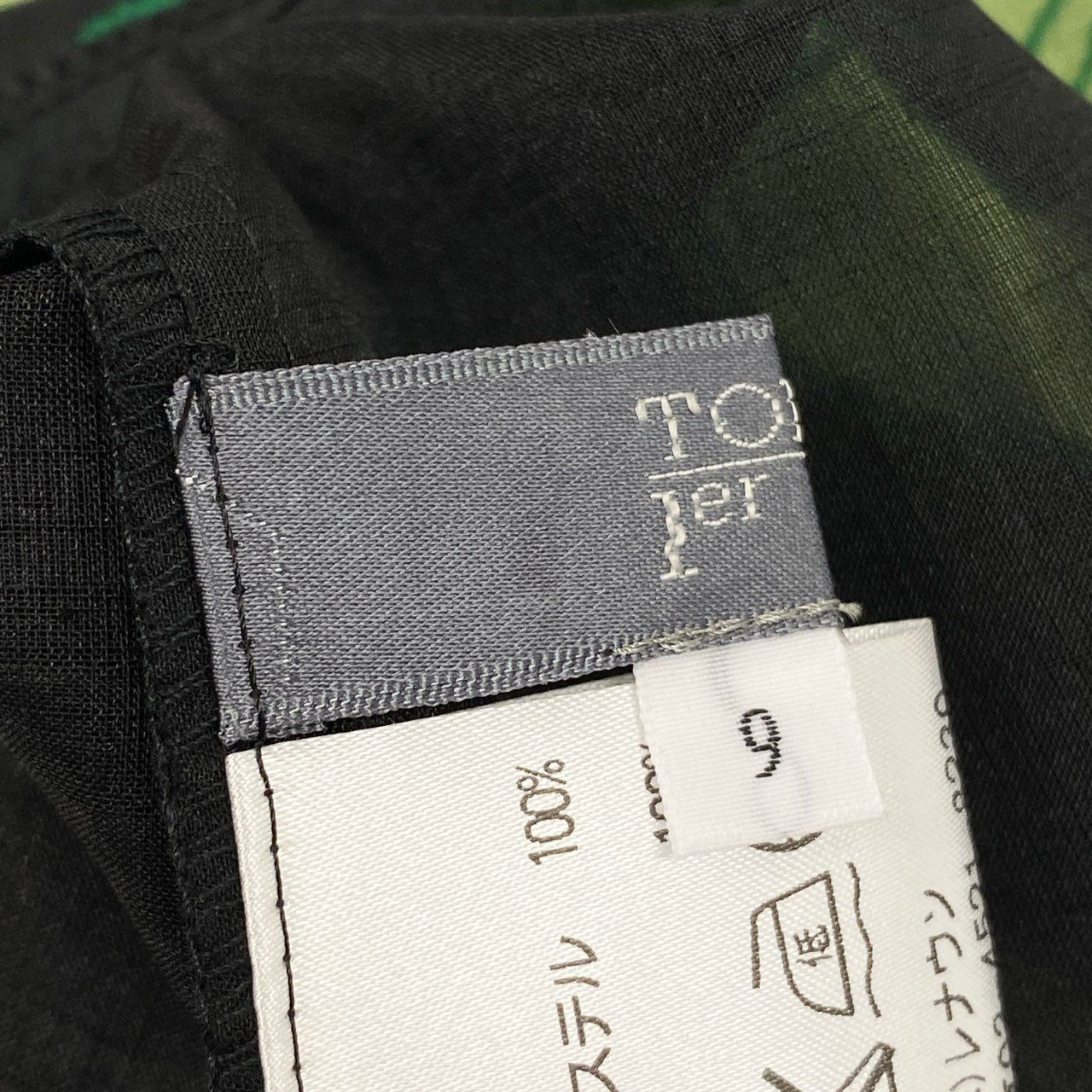 41k26 TOKUKO 1er VOL トクコプルミエヴォル シアー チュニックシャツ ロングスリーブ 花柄モチーフ レディース 女性用 9 ブラック グリーンu02t