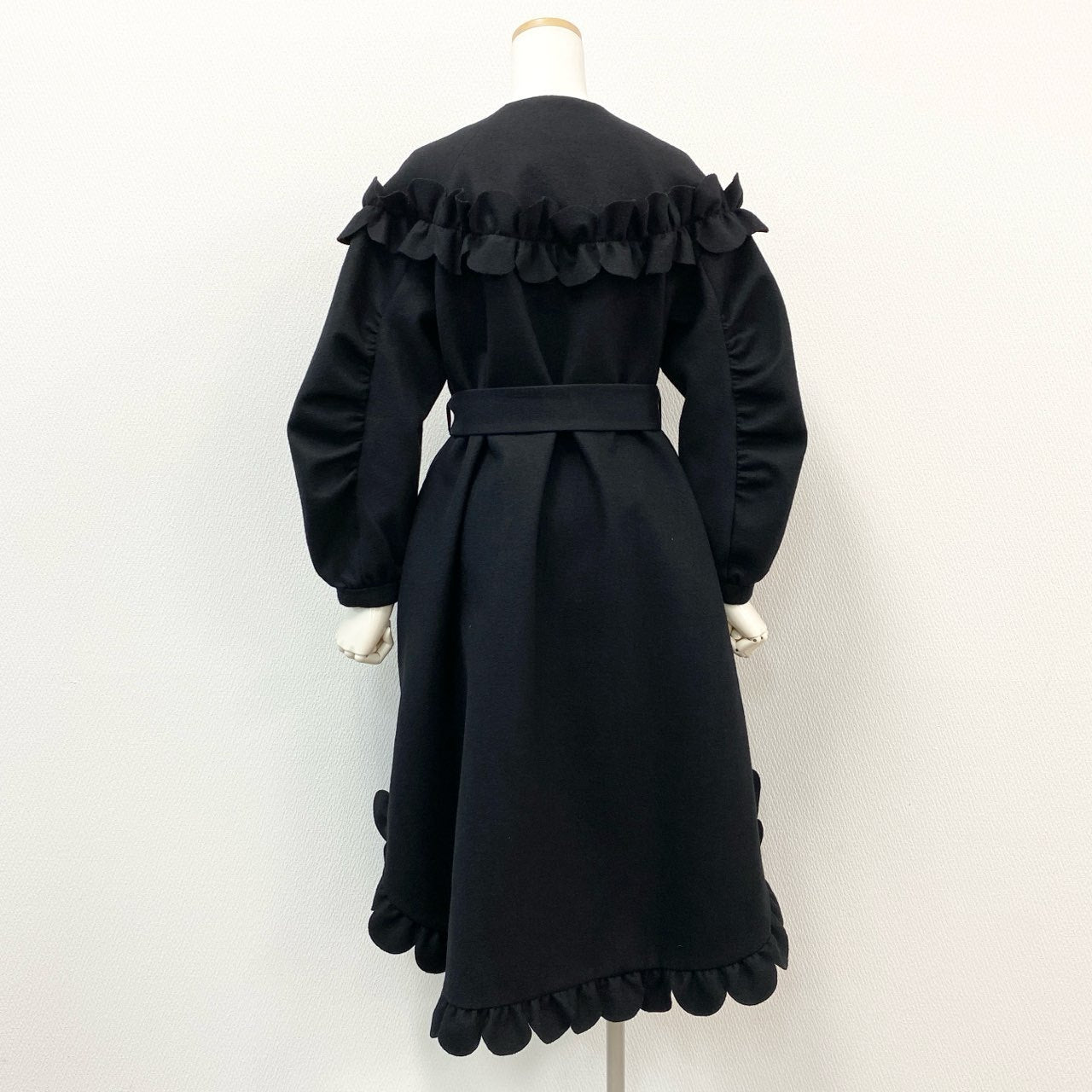 60f21 《新品タグ付き》 leur logette ルールロジェット ロングコート ベルテッドコート ガウンコート フリル サイズ0 ブラック ウール100％ レディース