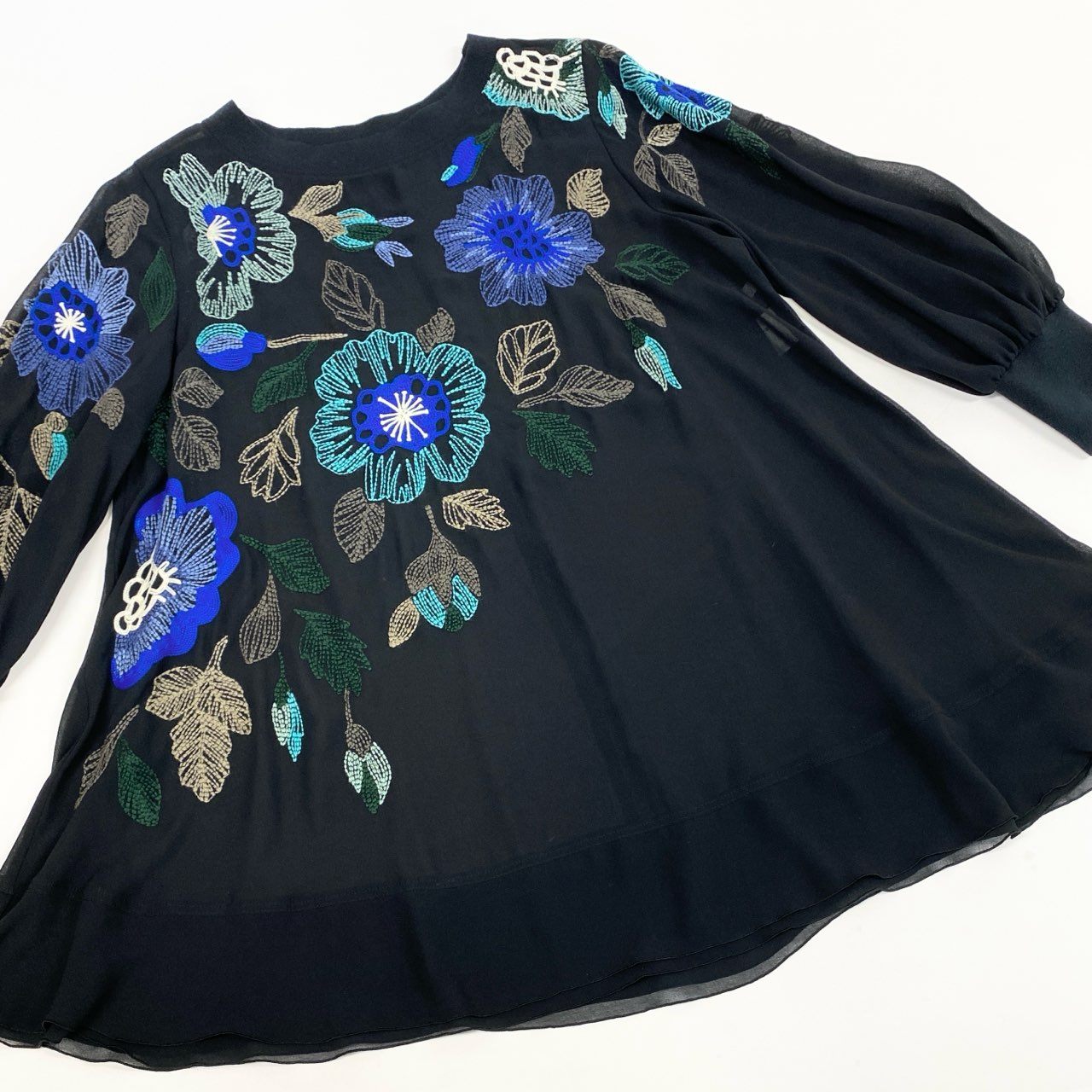 64k19《美品》 TOKUKO 1er VOL トクコプルミエヴォル チュニックワンピース シアーカットソー 花柄モチーフ 刺繍 レディース 女性用 9 ブラックu02t