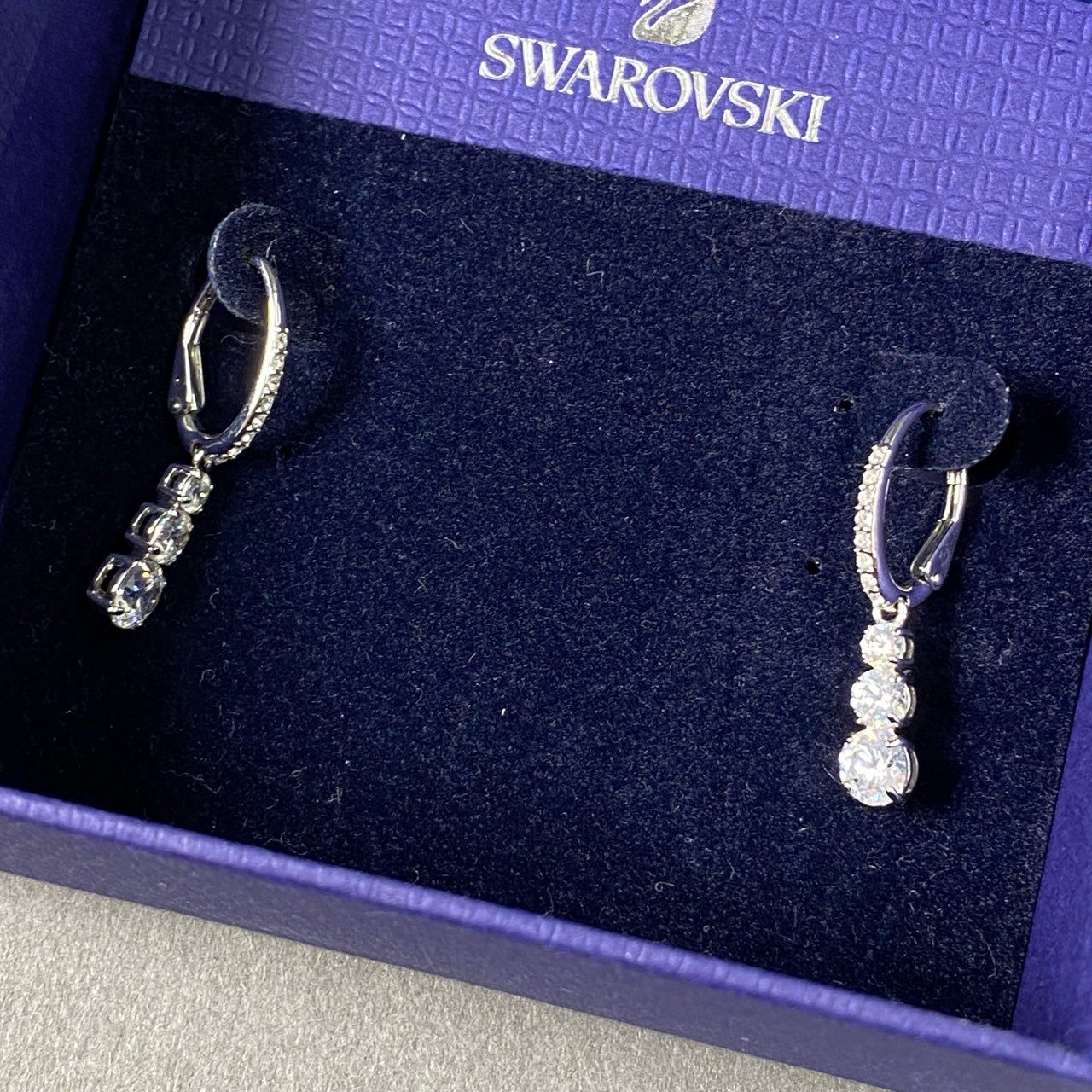 Pf16-2 《美品》 SWAROVSKI スワロフスキー 3連 ダイヤ クリスタル ピアス ビジュー ジュエリー 結婚式 セレモニー