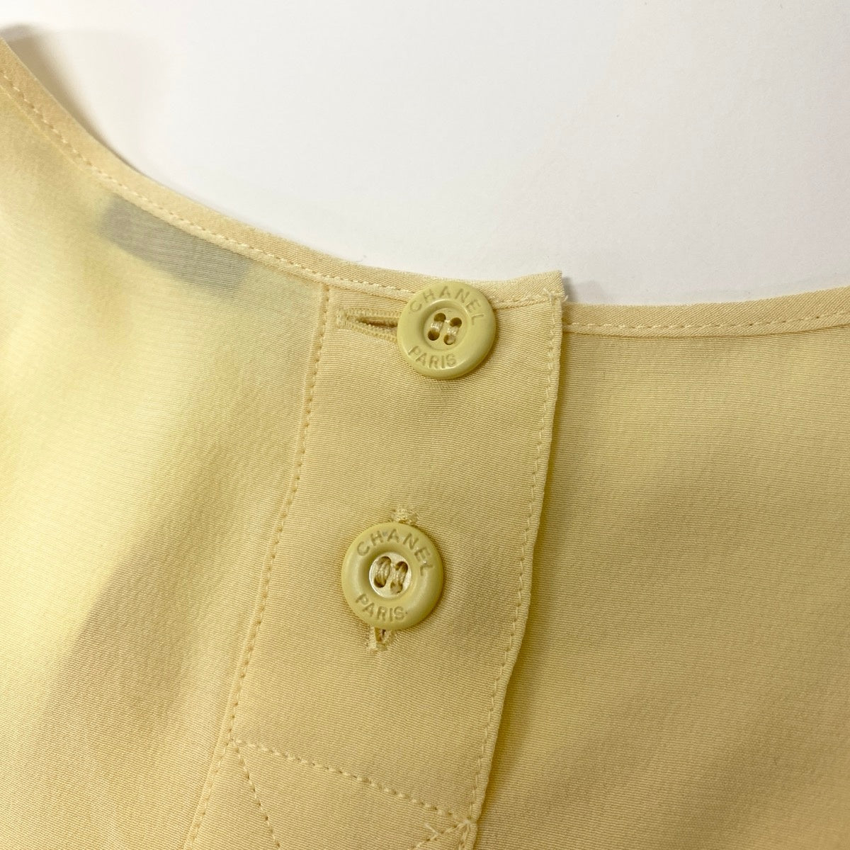 Ch1 CHANEL 1997年 クルーズコレクション ノースリーブシルクブラウス PO8961 38サイズ イエロー シルク100％ レディース 女性用ta2