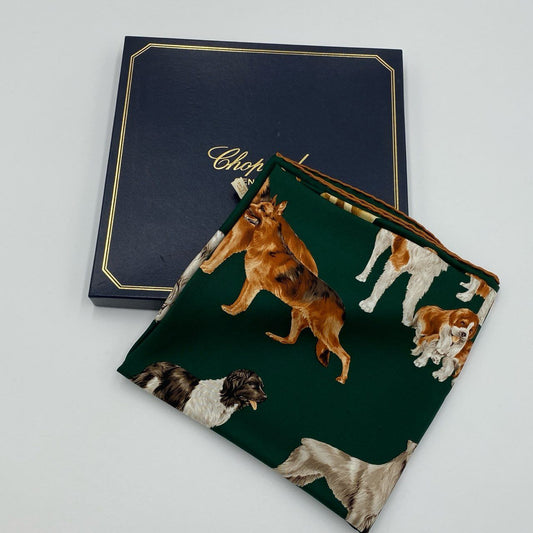 h21【未使用】Chopard ショパール シルクスカーフ 大判スカーフ Dog 犬 ワンちゃん柄 グリーン系 シルク100k02i