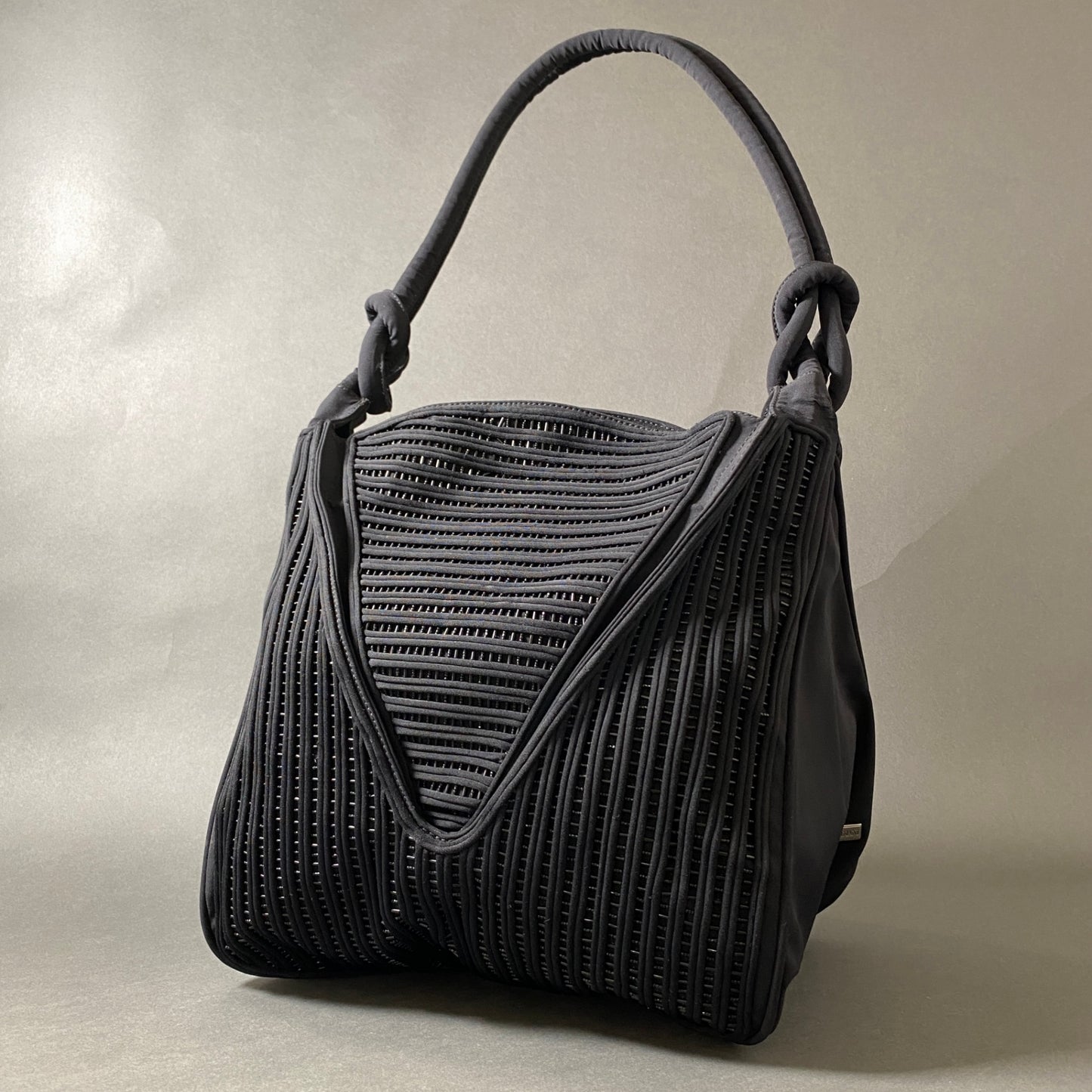 Af26 《美品》 GIORGIO ARMANI ジョルジオアルマーニ ビーズロープ トートバッグ ユニセックス ショルダーバッグ ブラック TOTE BAG イタリア製