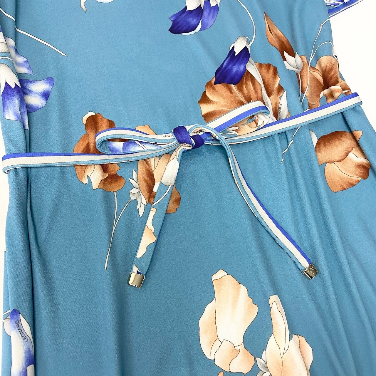 35d12 《美品》 LEONARD PARIS レオナール ショートスリーブワンピース ロングワンピース 美しい花柄プリント Vネック サイズ38 ブルー系 ナイロン100％ レディース 女性用u02t
