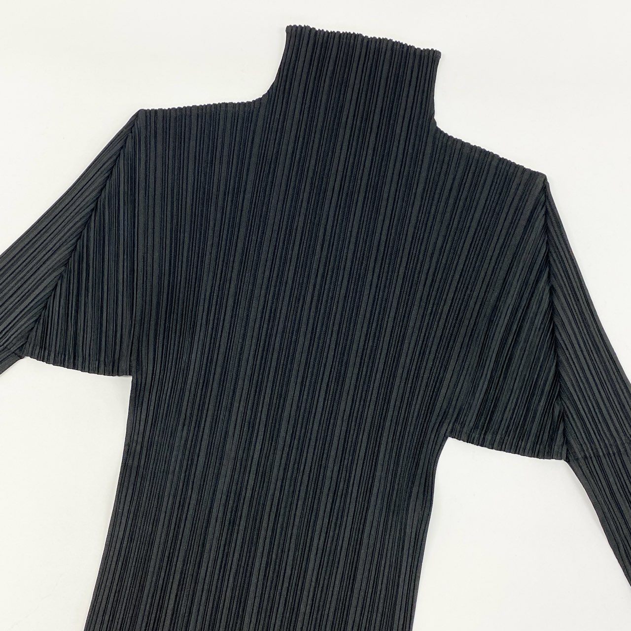 42h22 PLEATS PLEASE プリーツプリーズ イッセイミヤケ 変形カットソー トップス ハイネック PP04-JK604 サイズ3 ブラック ポリエステル レディースu02t