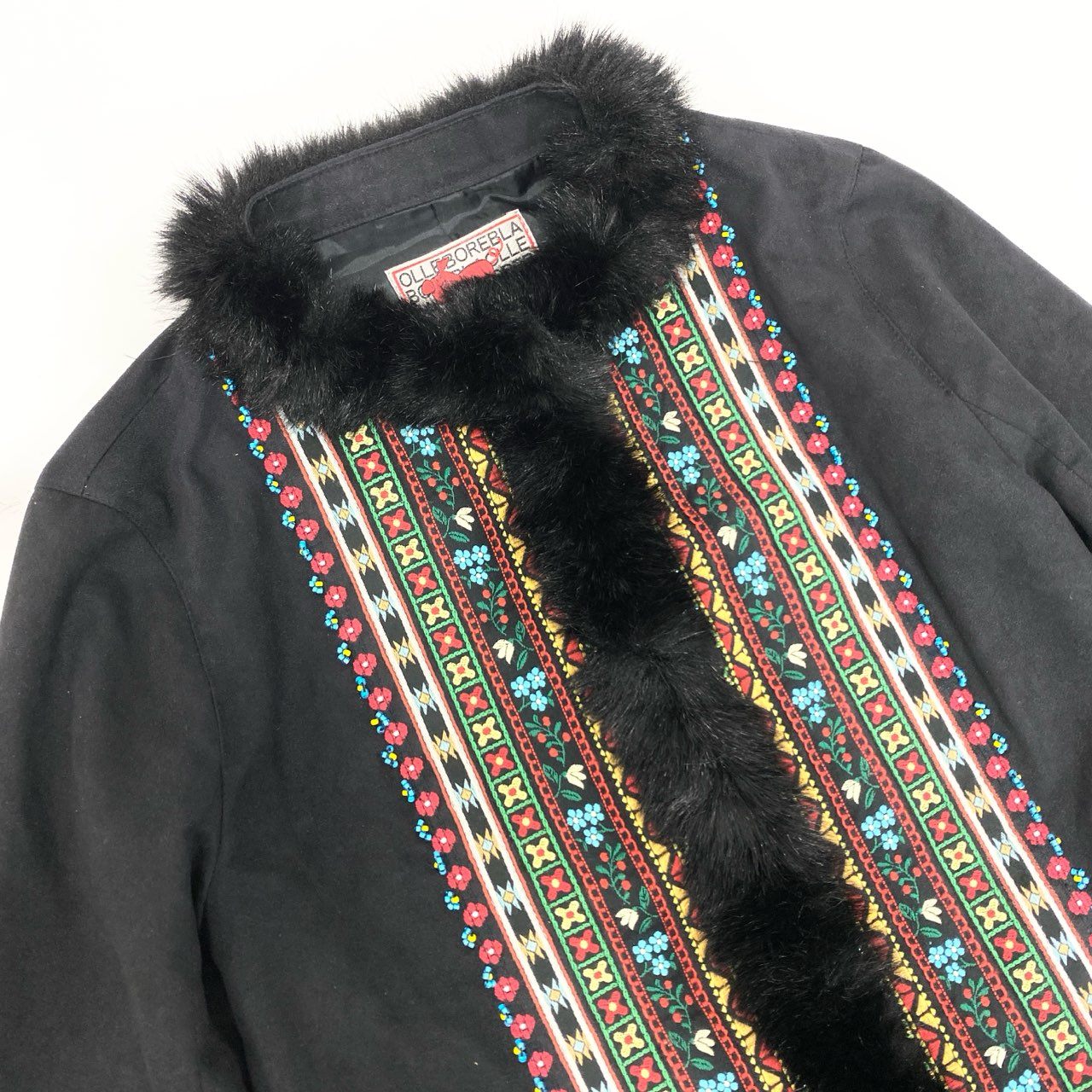 21k14 OLLEBOREBLA オレボレブラ アルベロベロ ノーカラージャケット ファー 花柄刺繍 ビーズ装飾 レディース 女性用 ブラックu02t